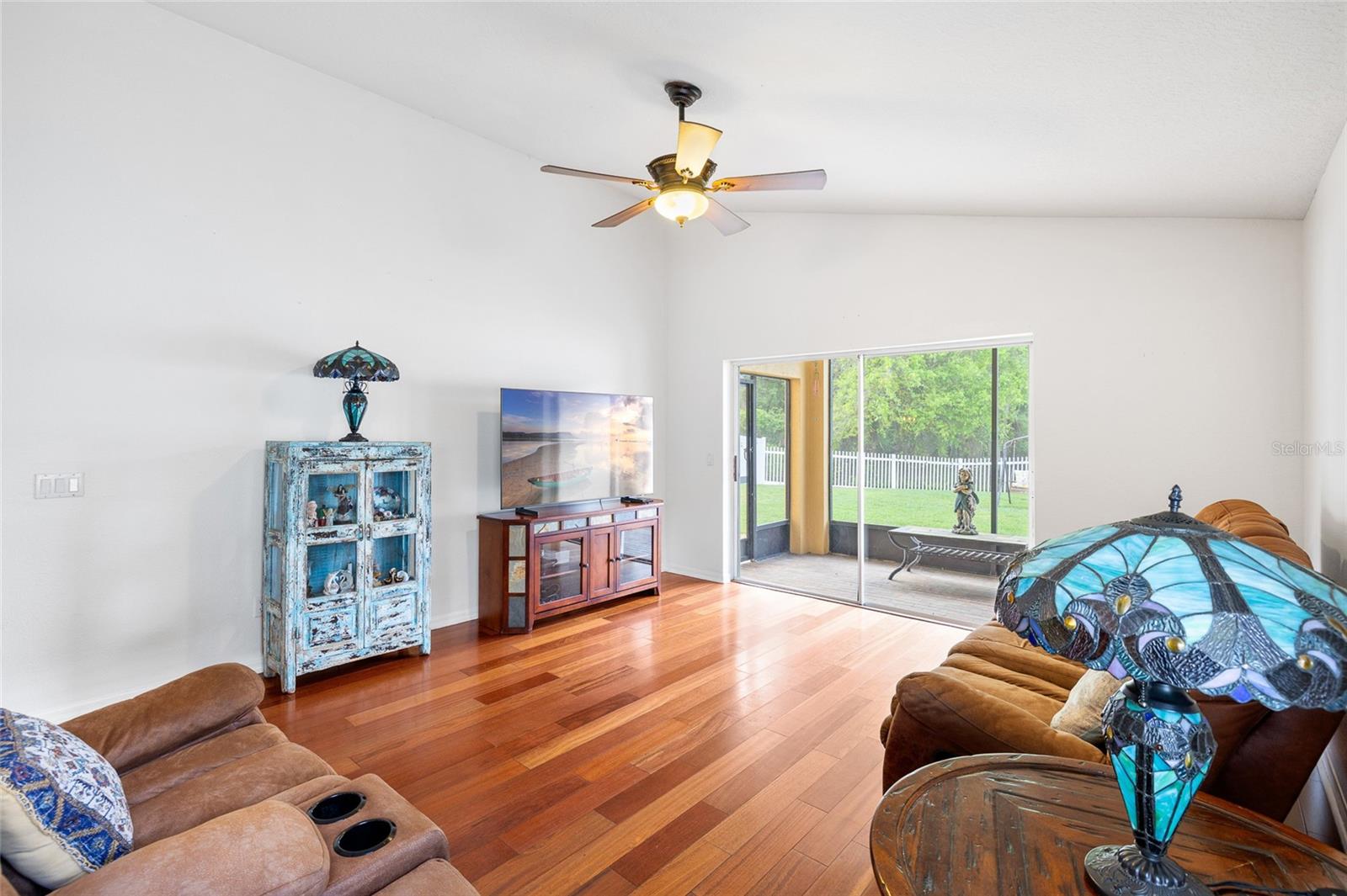 Image 14 of 61 For 16926 Hawkridge Road