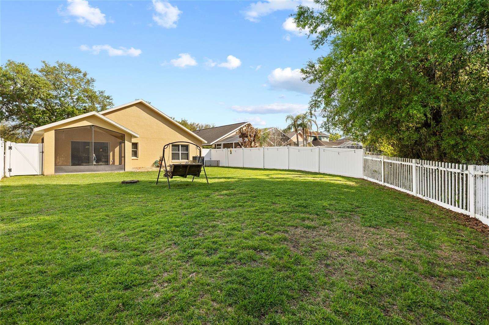 Image 31 of 61 For 16926 Hawkridge Road