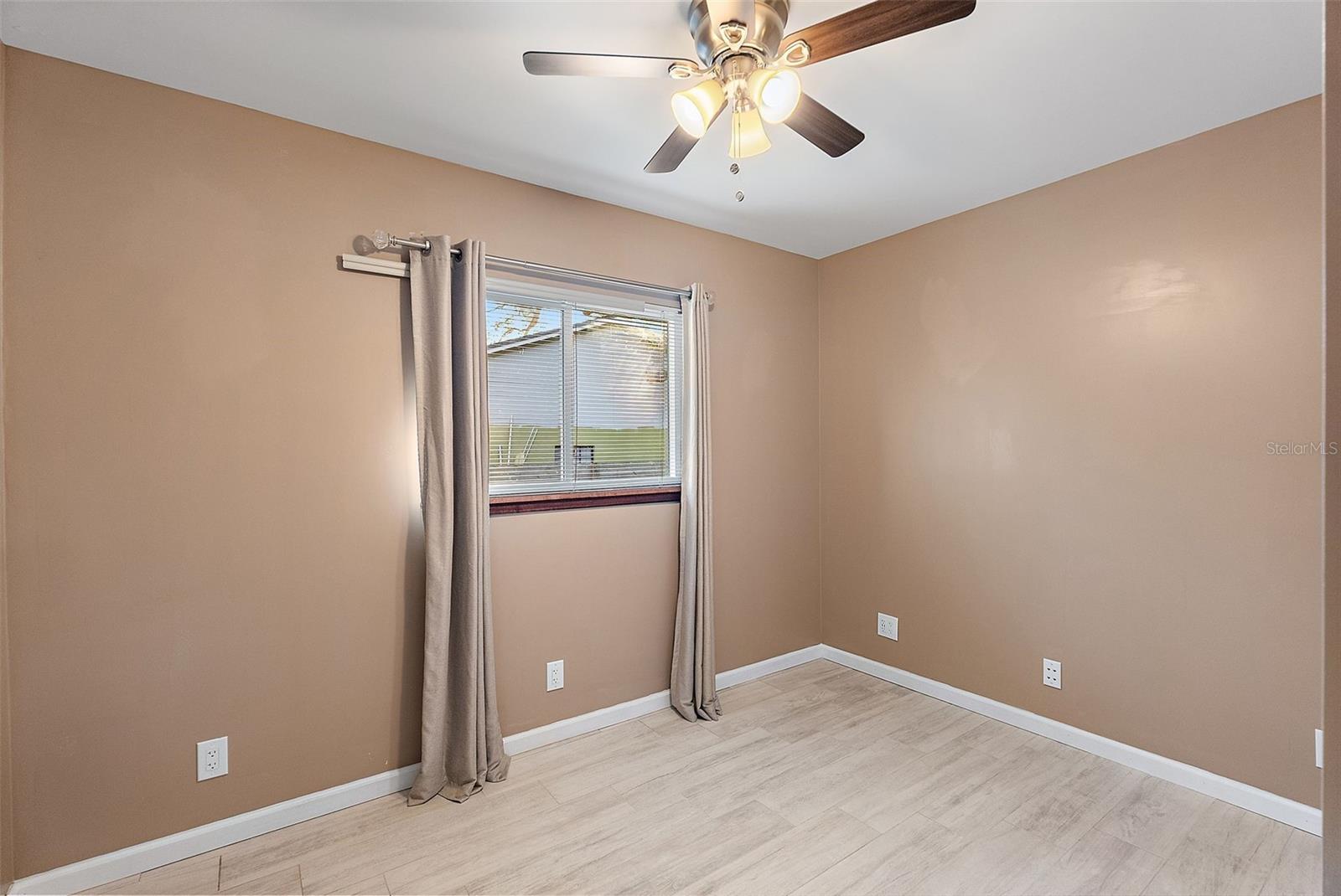 Image 12 of 46 For 5080 Oaklawn Lane