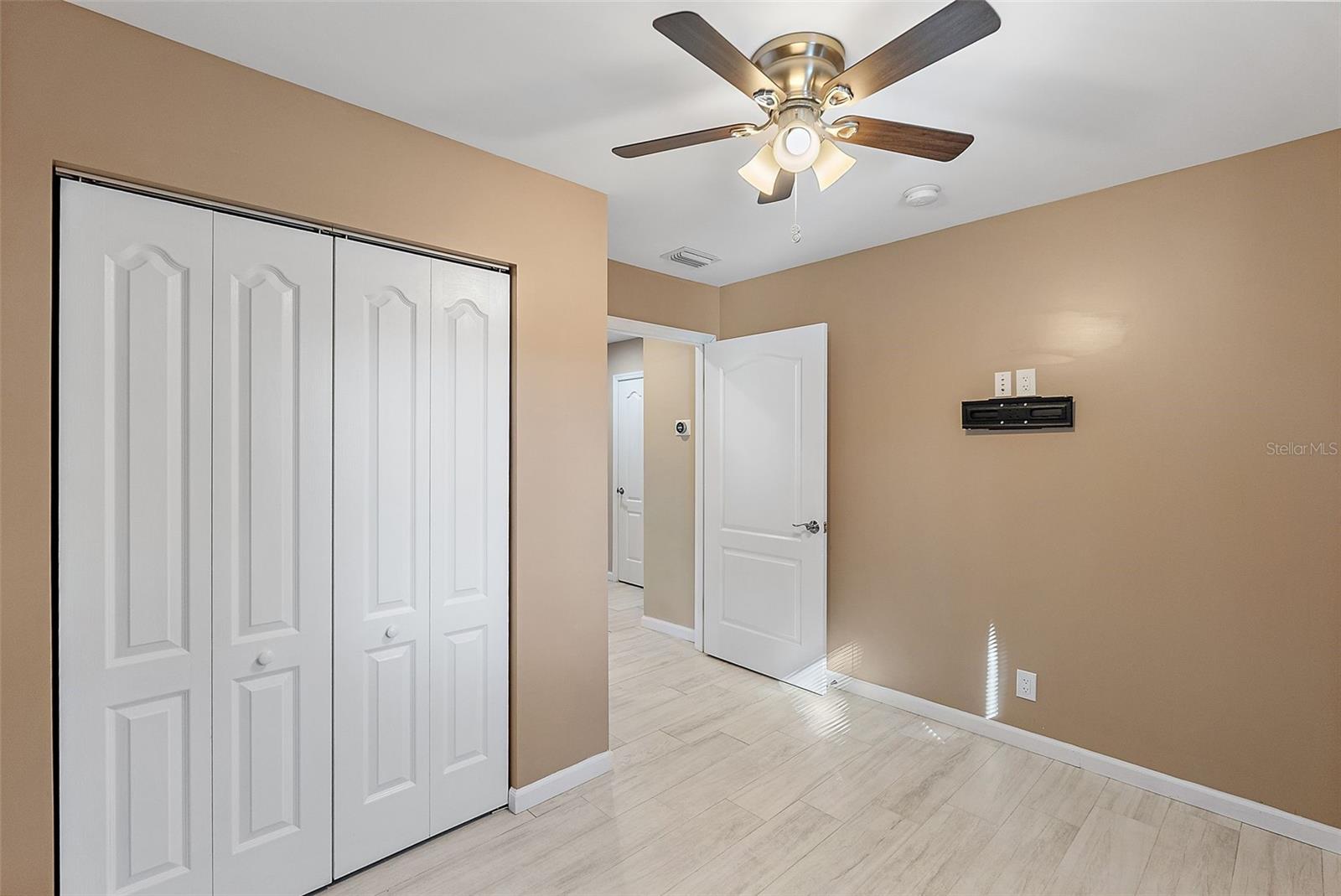 Image 13 of 46 For 5080 Oaklawn Lane