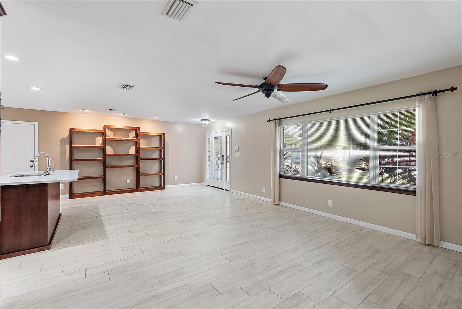 Image 4 of 46 For 5080 Oaklawn Lane