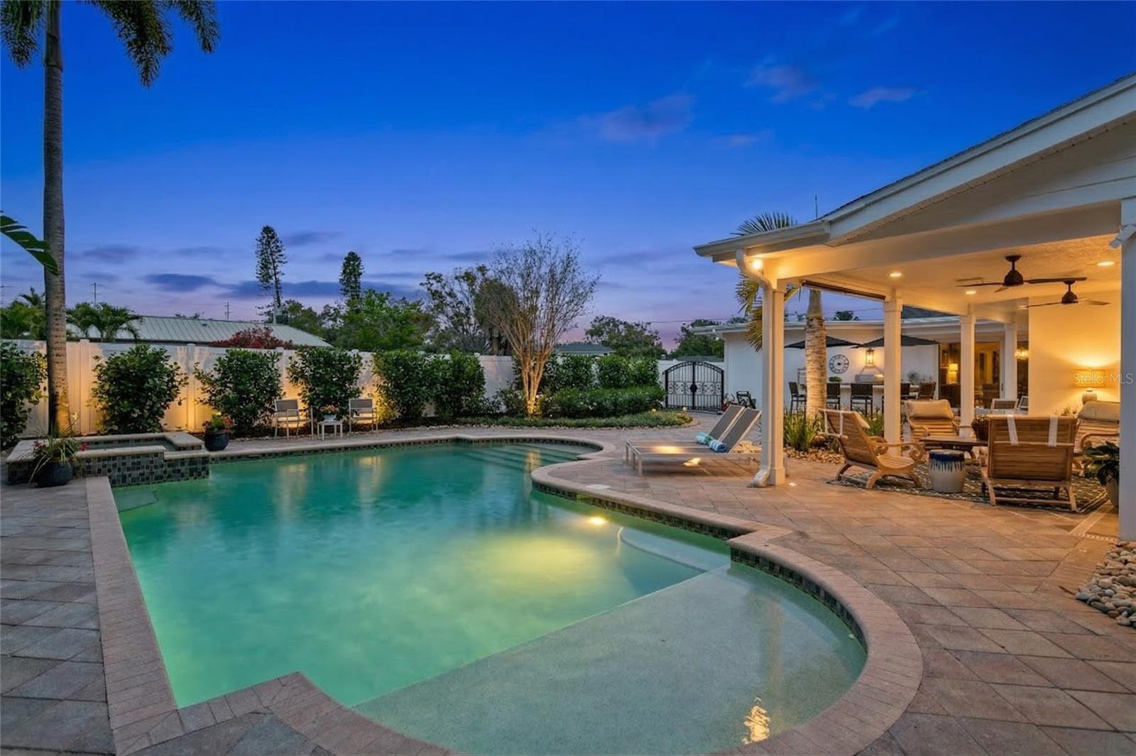 Image 18 of 47 For 111 Estado Way Ne