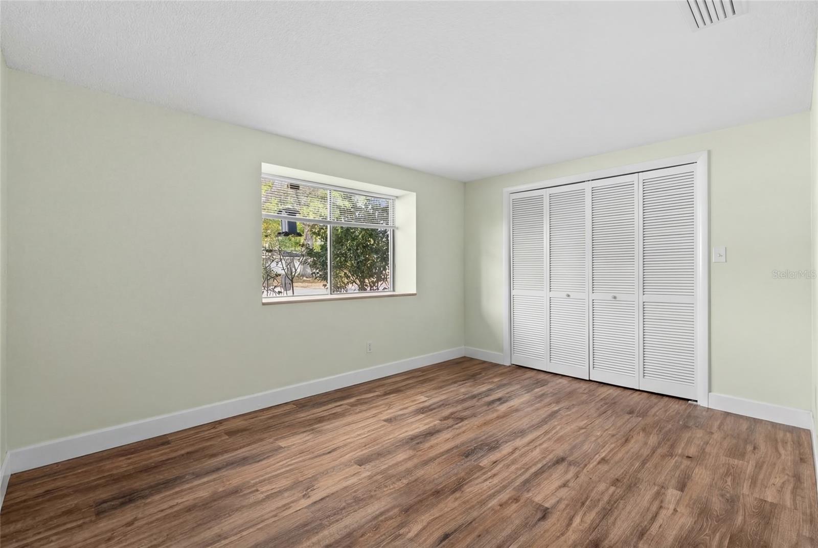 Listing photo id 12 for 1326 Flotilla Drive