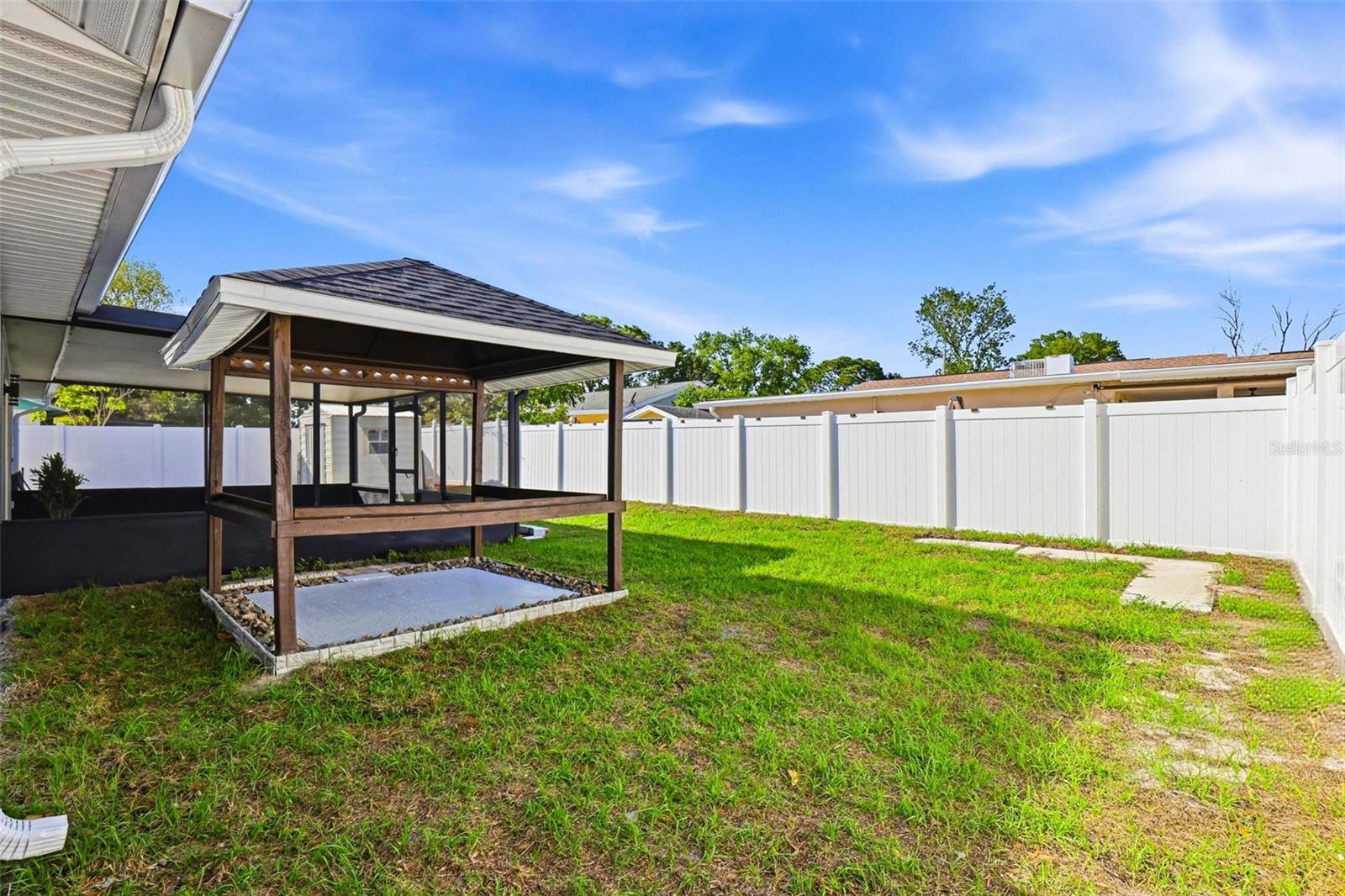 Image 14 of 65 For 10918 Tailfeather Court