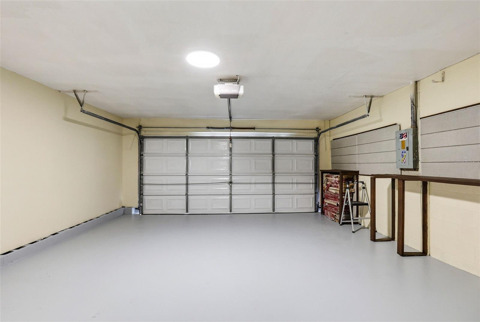 Image 22 of 65 For 10918 Tailfeather Court