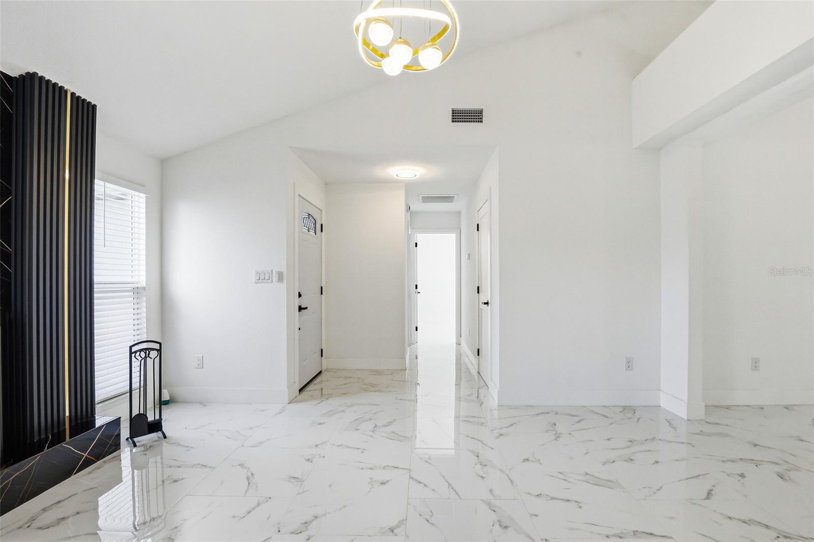 Image 23 of 65 For 10918 Tailfeather Court