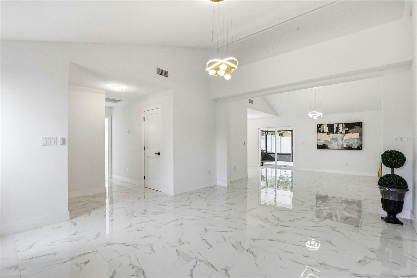 Image 26 of 65 For 10918 Tailfeather Court