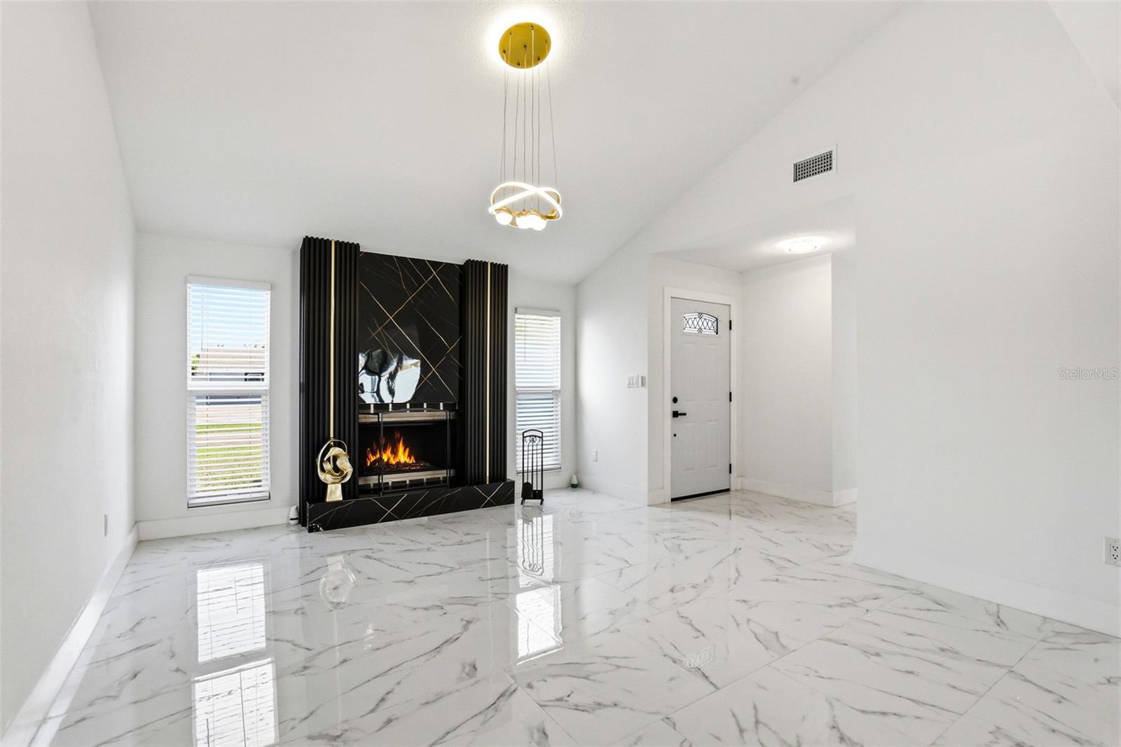 Image 27 of 65 For 10918 Tailfeather Court