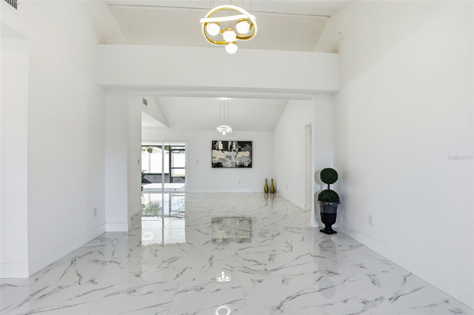 Image 36 of 65 For 10918 Tailfeather Court