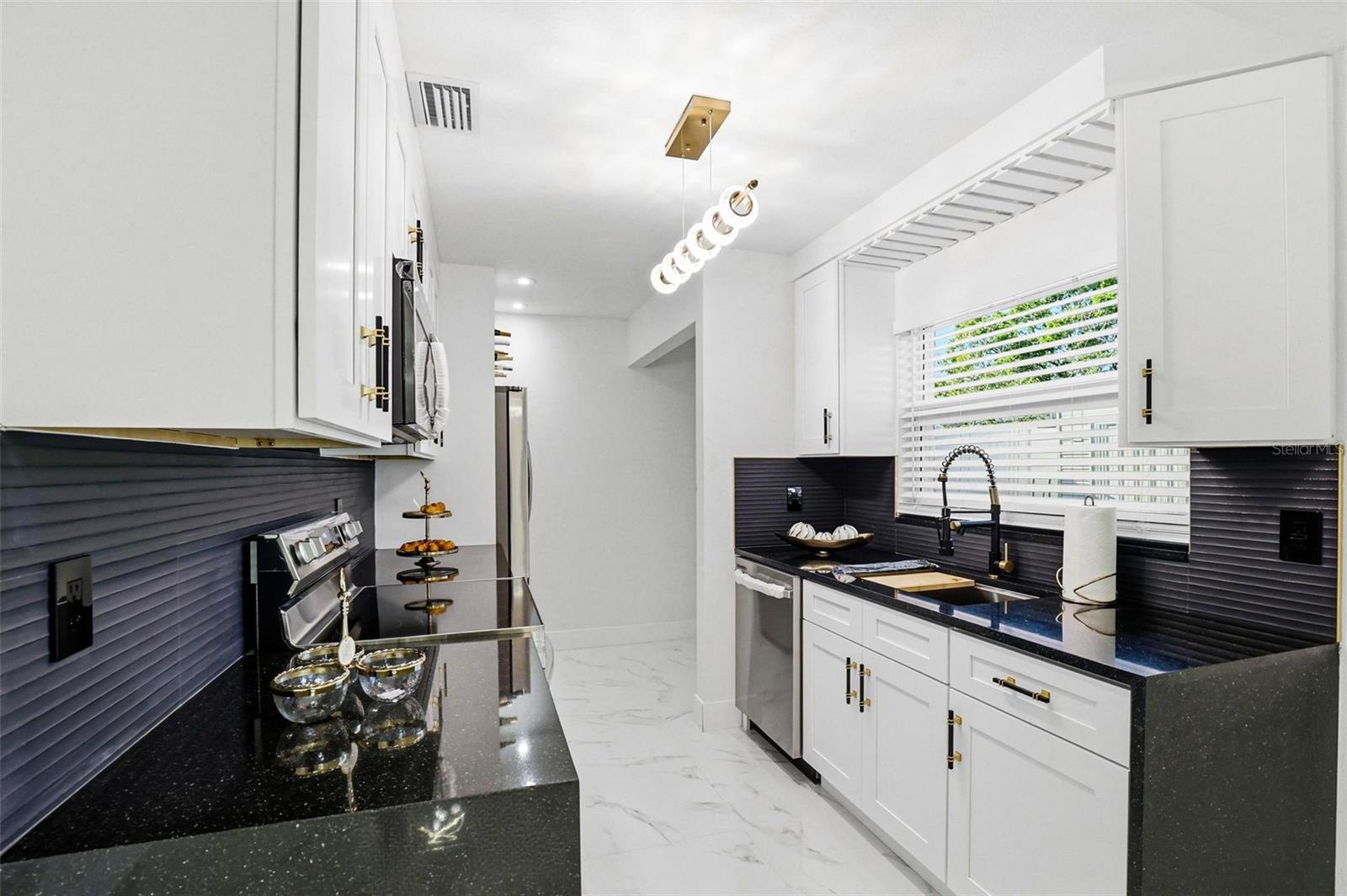 Image 43 of 65 For 10918 Tailfeather Court