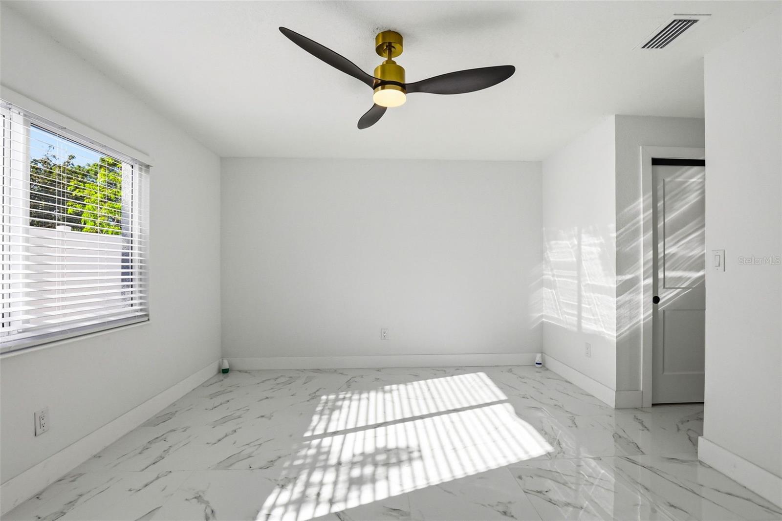 Image 52 of 65 For 10918 Tailfeather Court