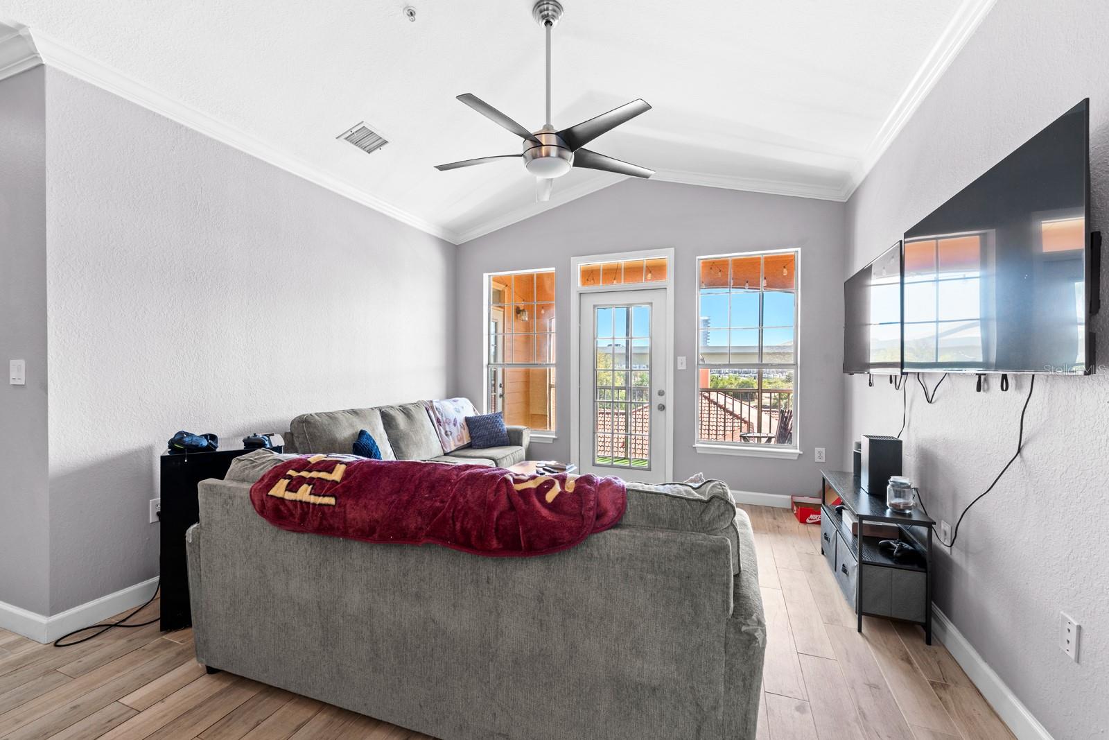 Image 17 of 45 For 5000 Culbreath Key Way 4303