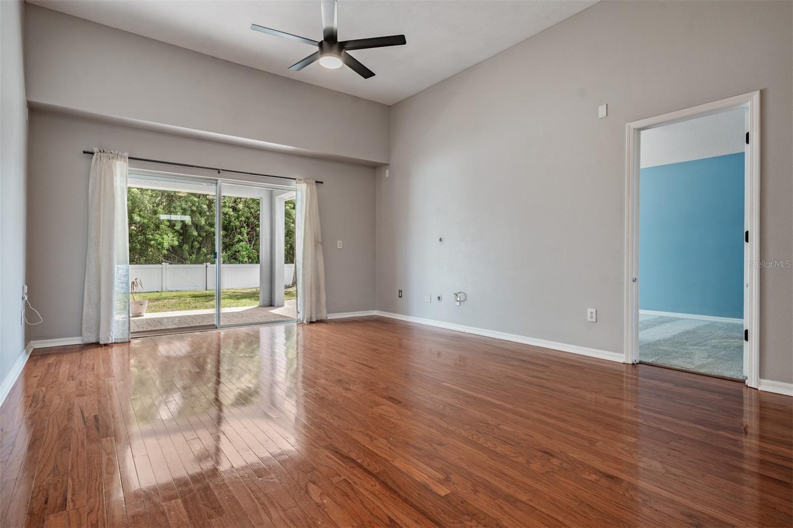 Listing photo id 9 for 2634 Palesta Drive