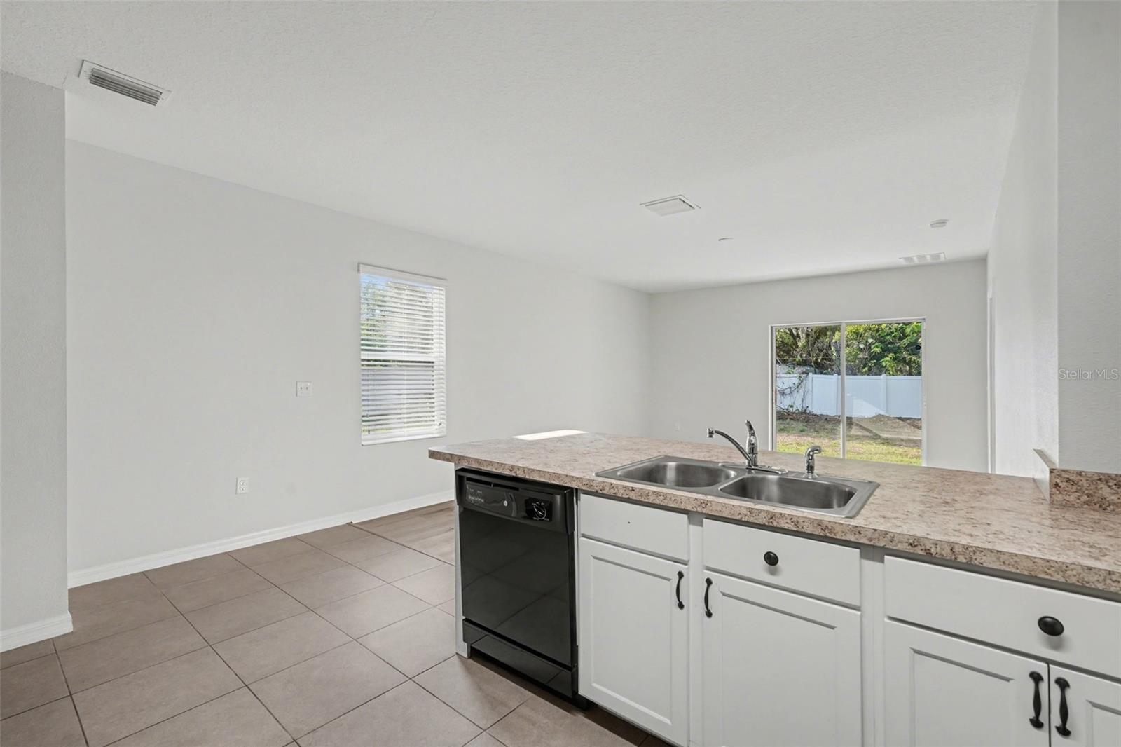 Image 14 of 33 For 10125 Hawk Storm Avenue