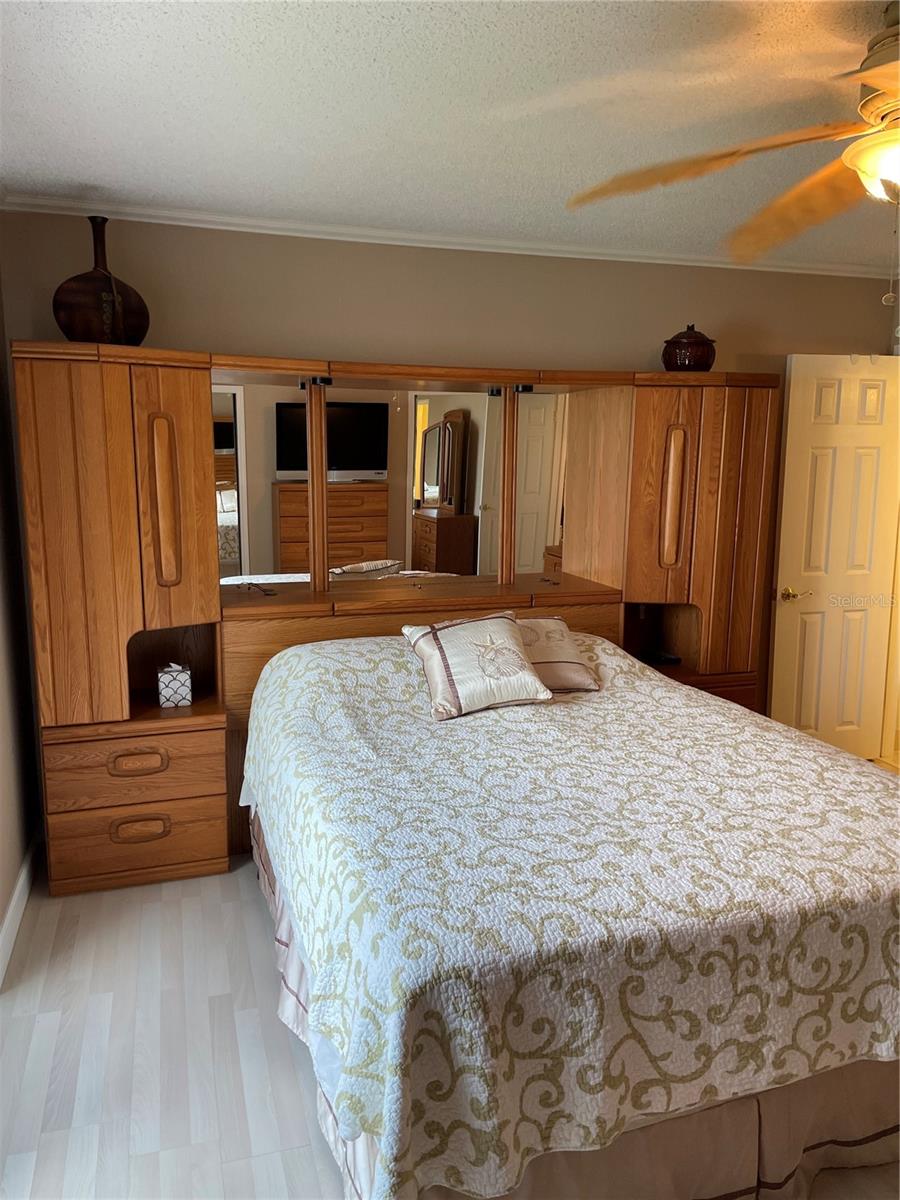 Image 17 of 41 For 895 Gulfview Boulevard 303