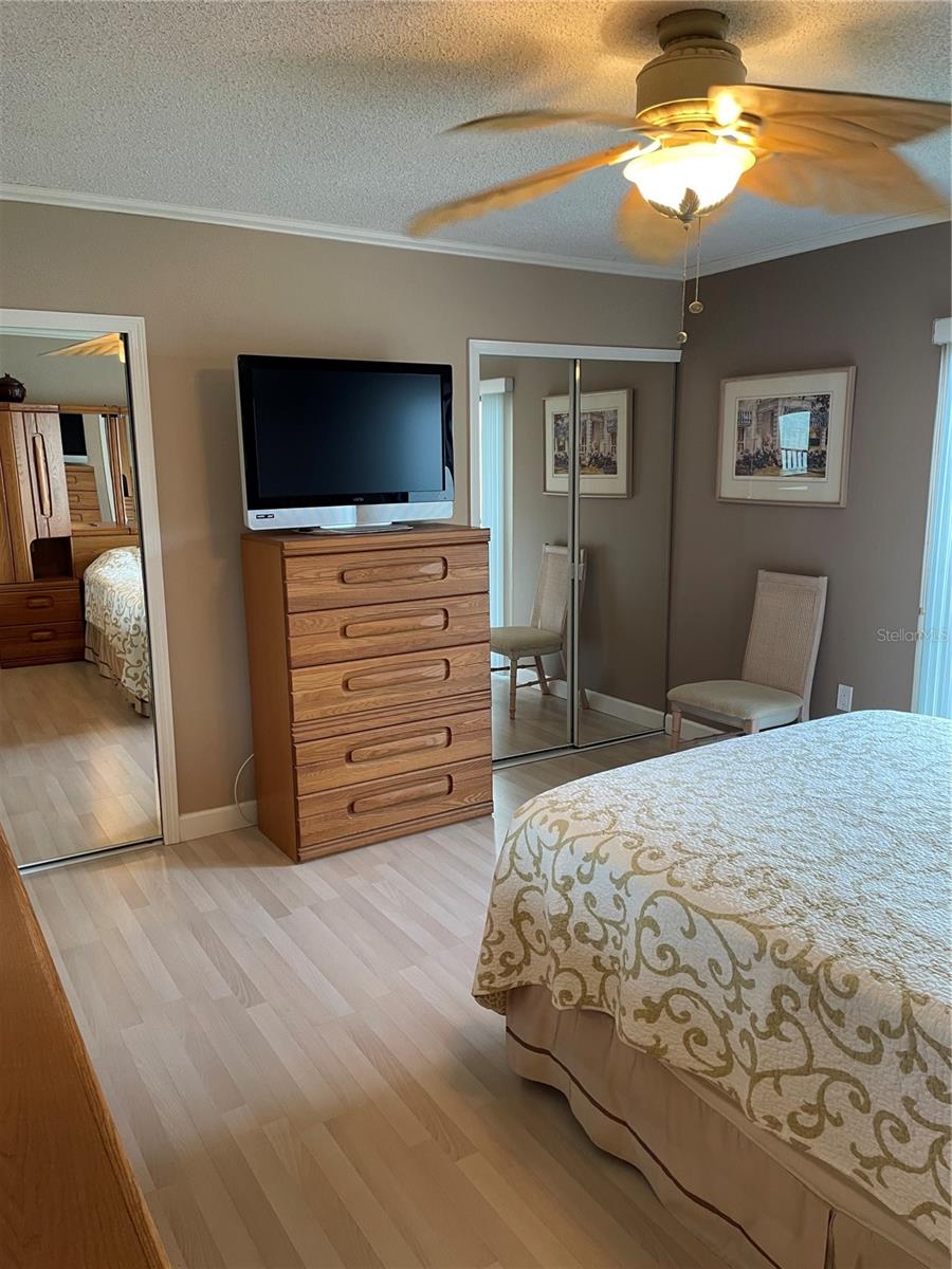 Image 18 of 41 For 895 Gulfview Boulevard 303