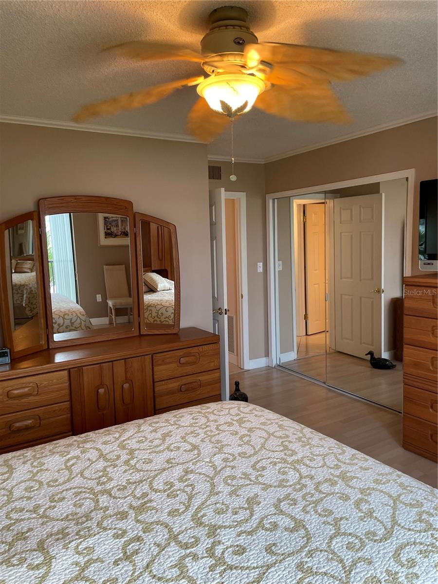 Image 19 of 41 For 895 Gulfview Boulevard 303