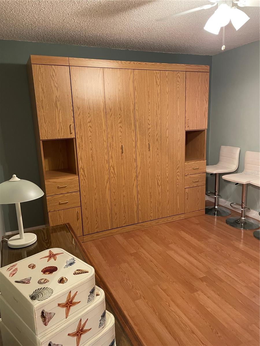 Image 22 of 41 For 895 Gulfview Boulevard 303