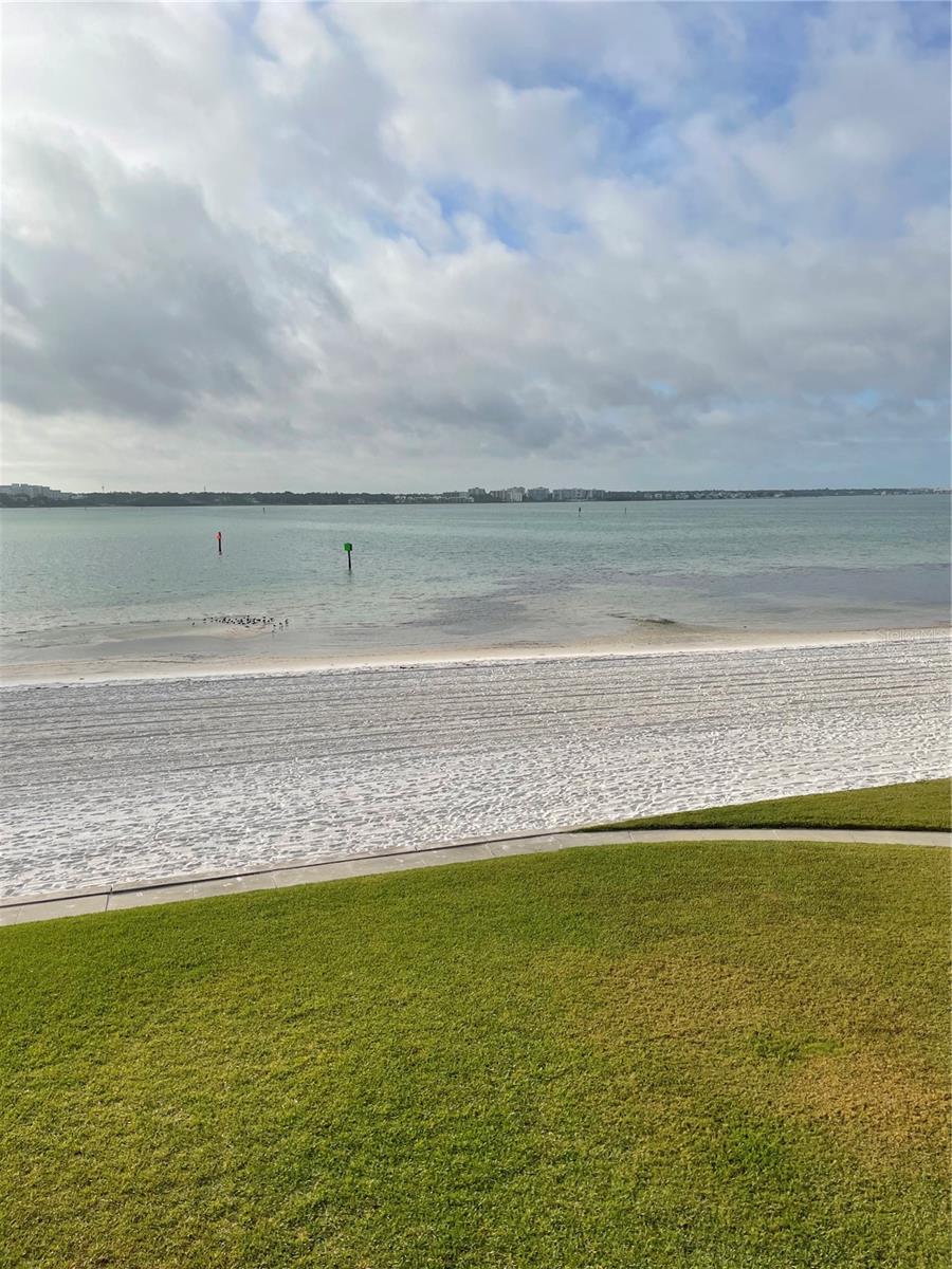 Image 27 of 41 For 895 Gulfview Boulevard 303