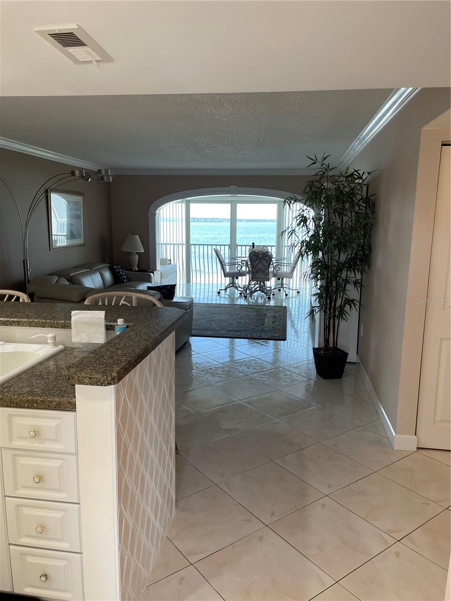 Image 4 of 41 For 895 Gulfview Boulevard 303