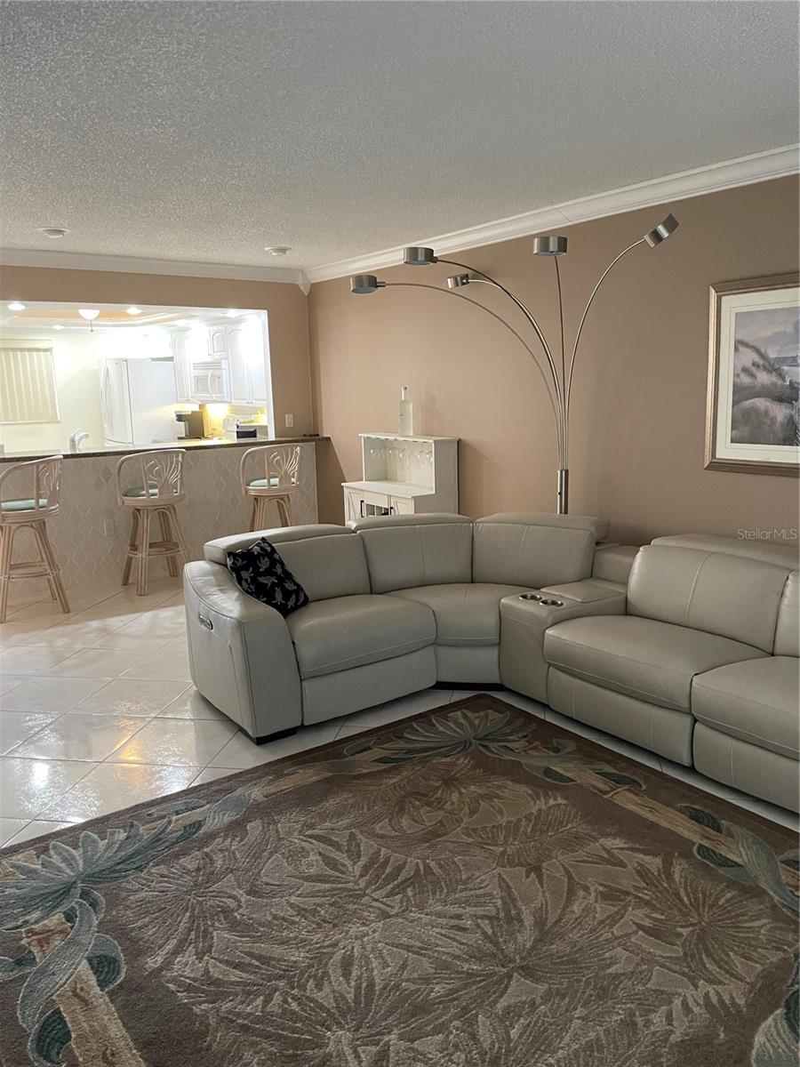 Image 8 of 41 For 895 Gulfview Boulevard 303