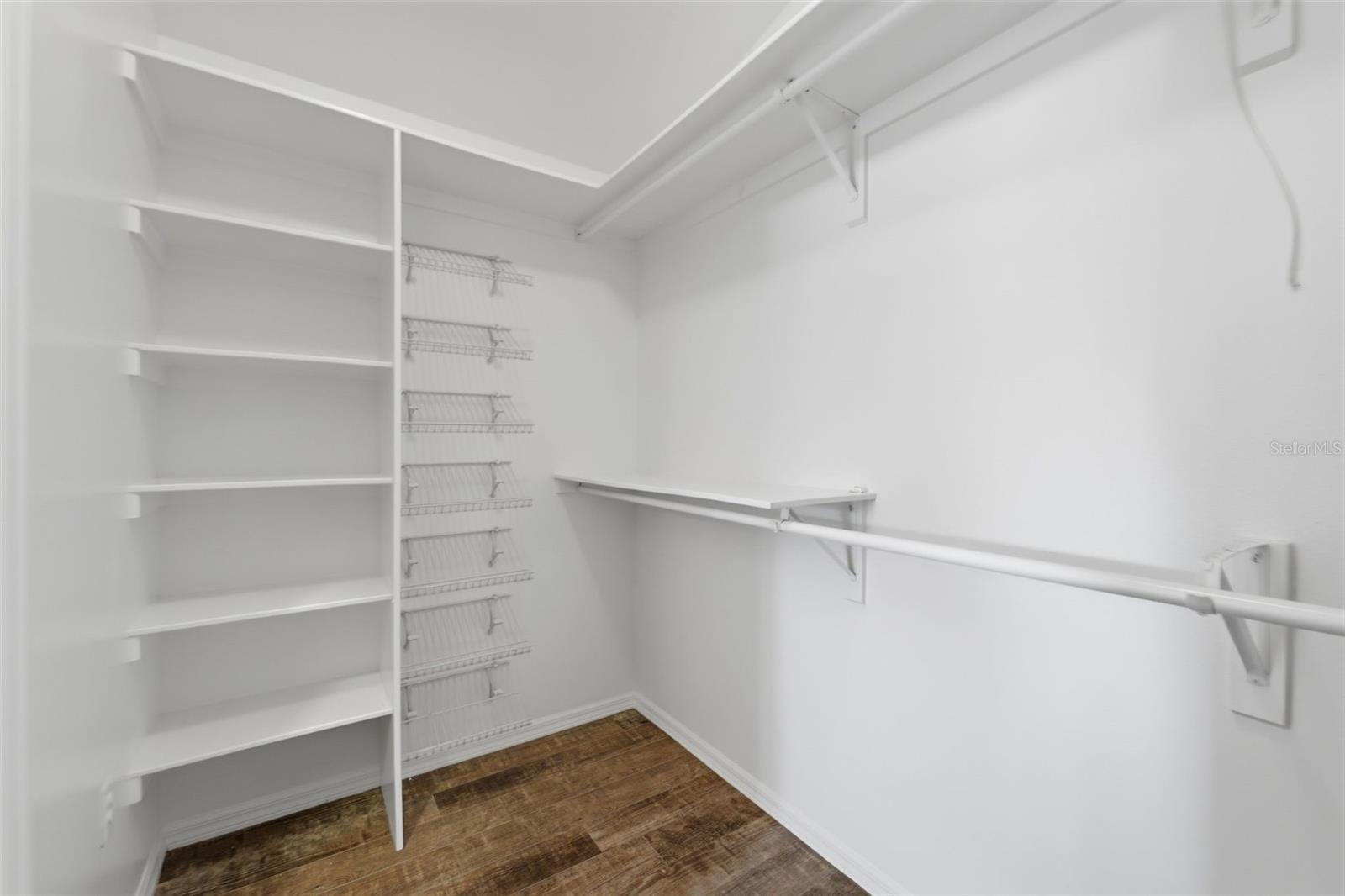 Image 17 of 32 For 4527 Clarkwood Court