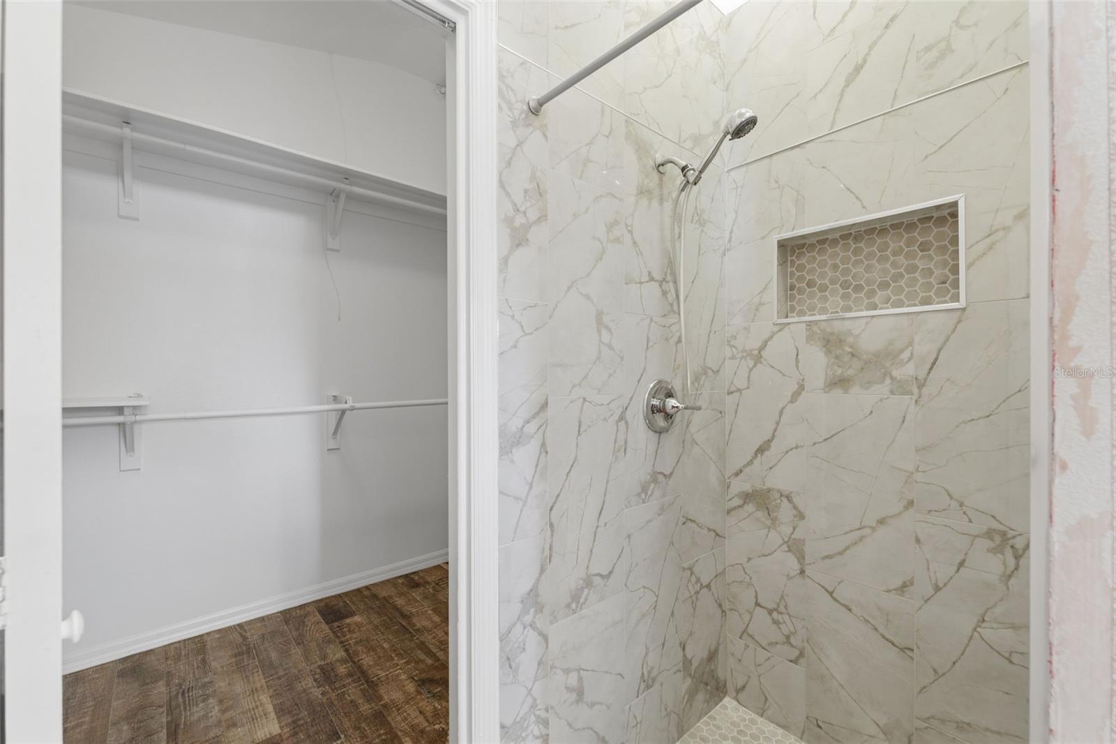 Image 18 of 32 For 4527 Clarkwood Court