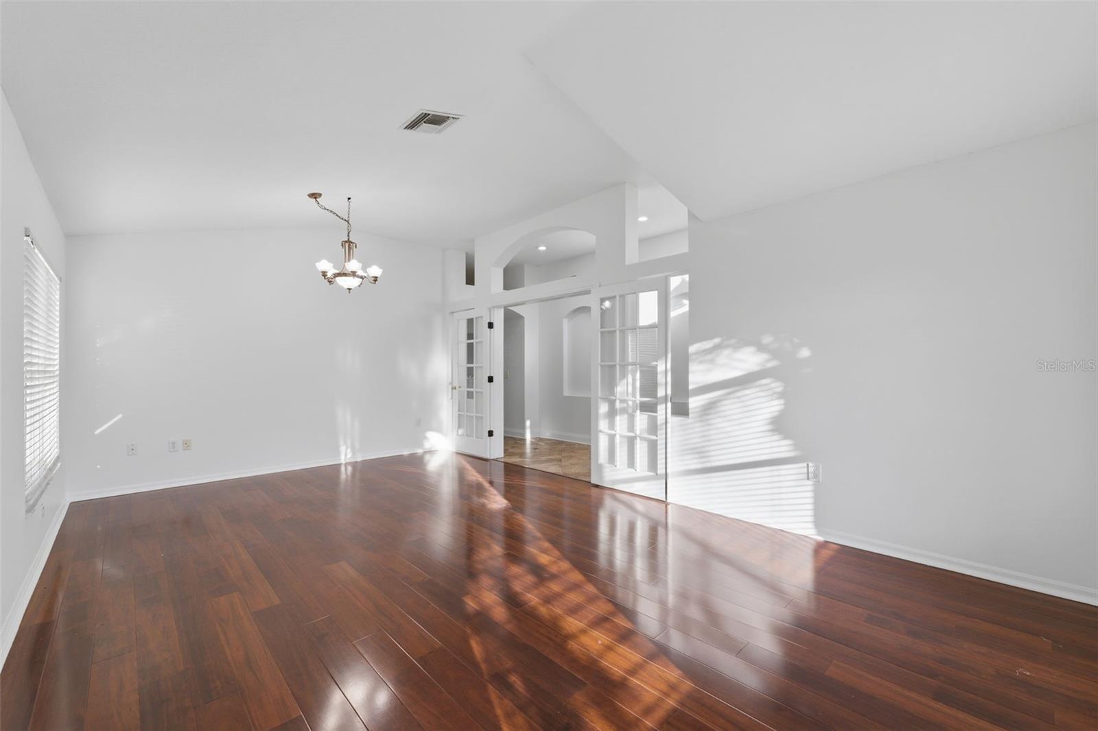 Image 6 of 32 For 4527 Clarkwood Court