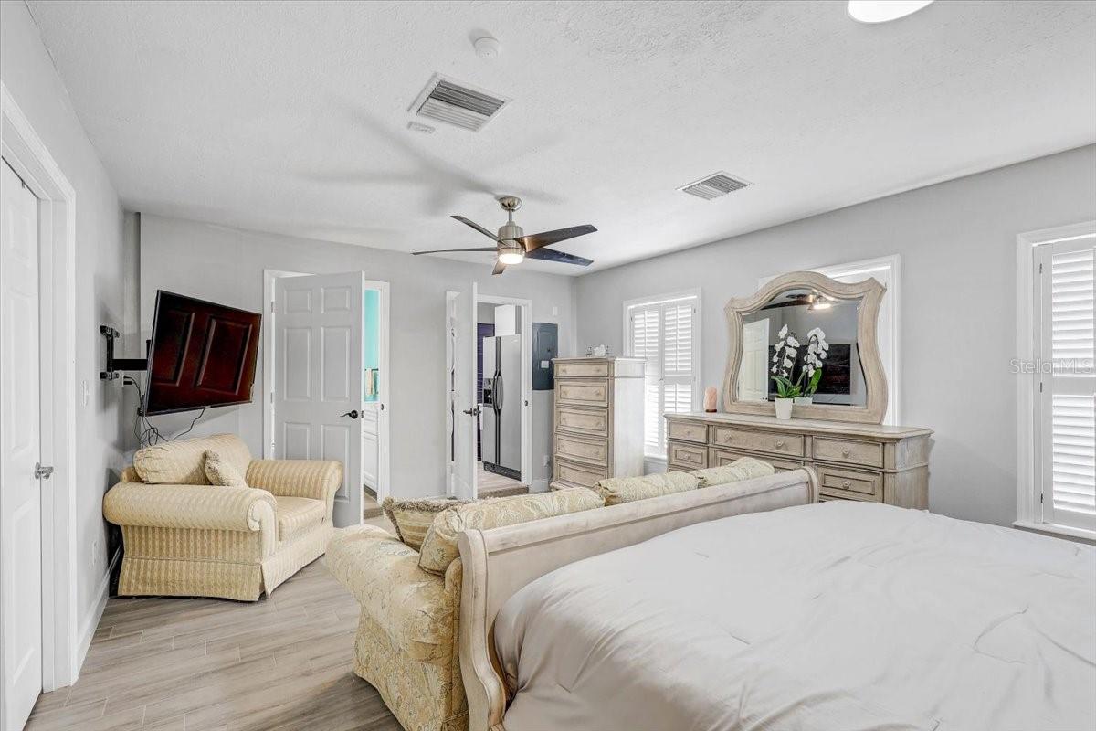 Image 19 of 63 For 4710 Stearns Road