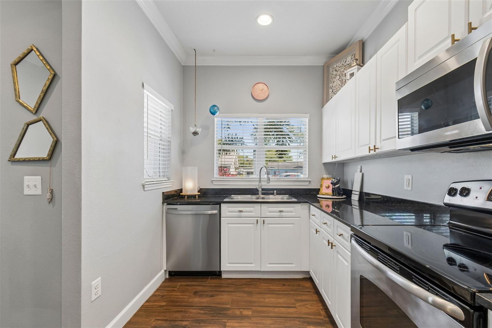 Image 5 of 34 For 5307 Point Pleasant Lane