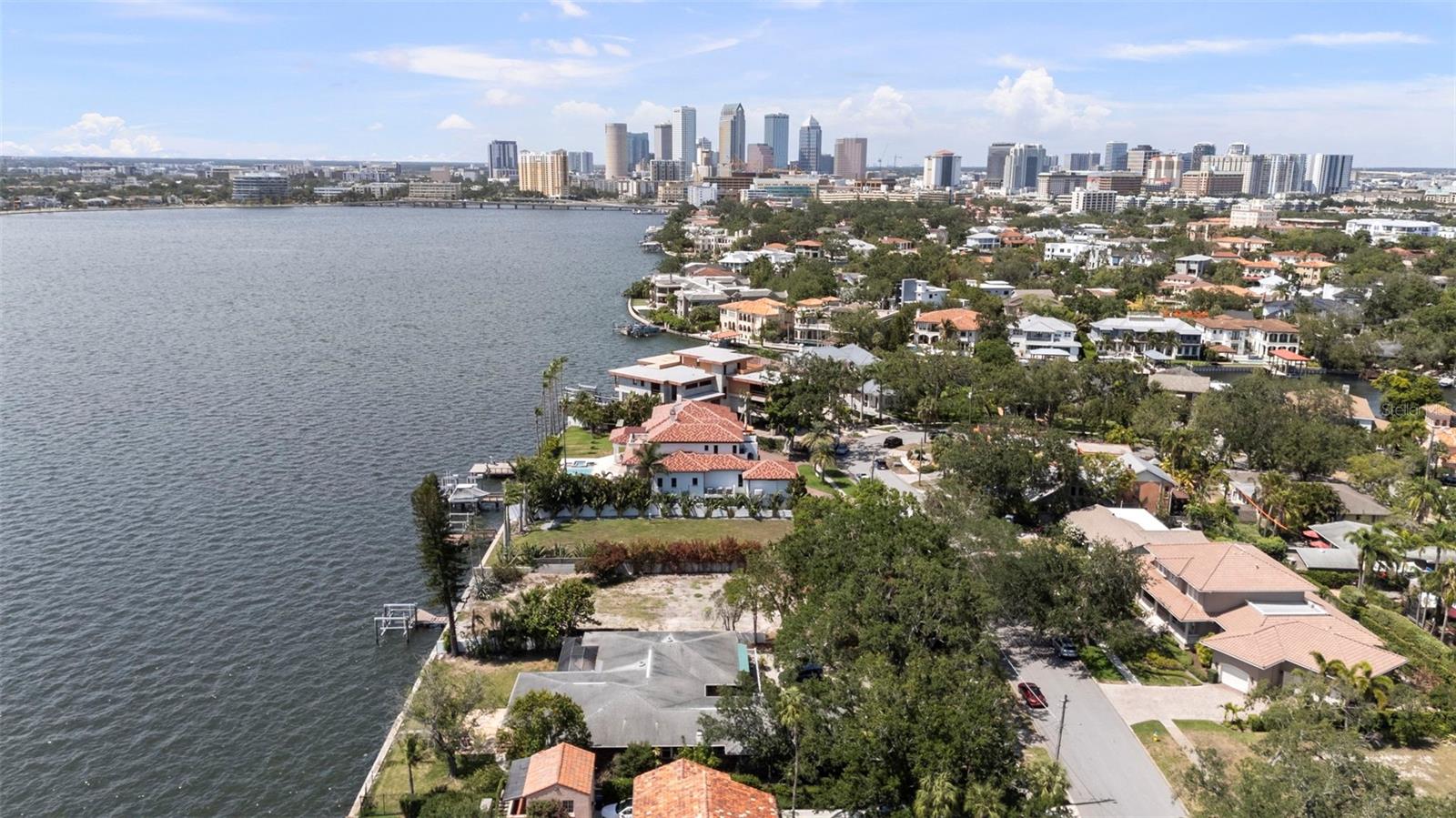 Image 16 of 47 For 214 Blanca Avenue