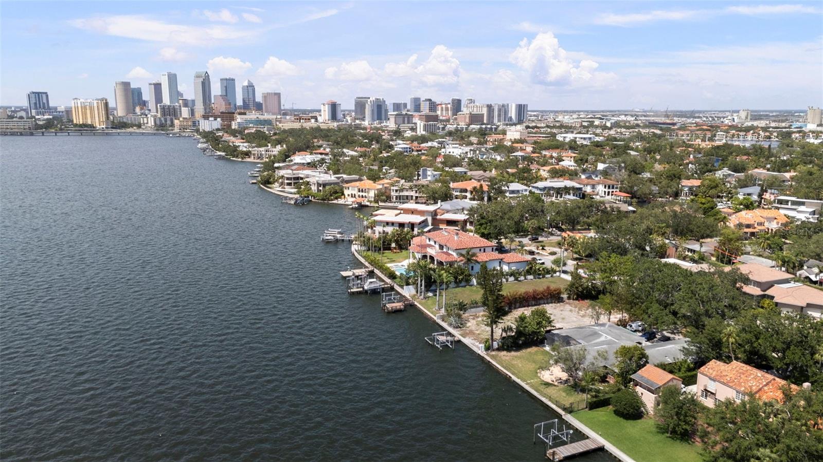 Image 21 of 47 For 214 Blanca Avenue