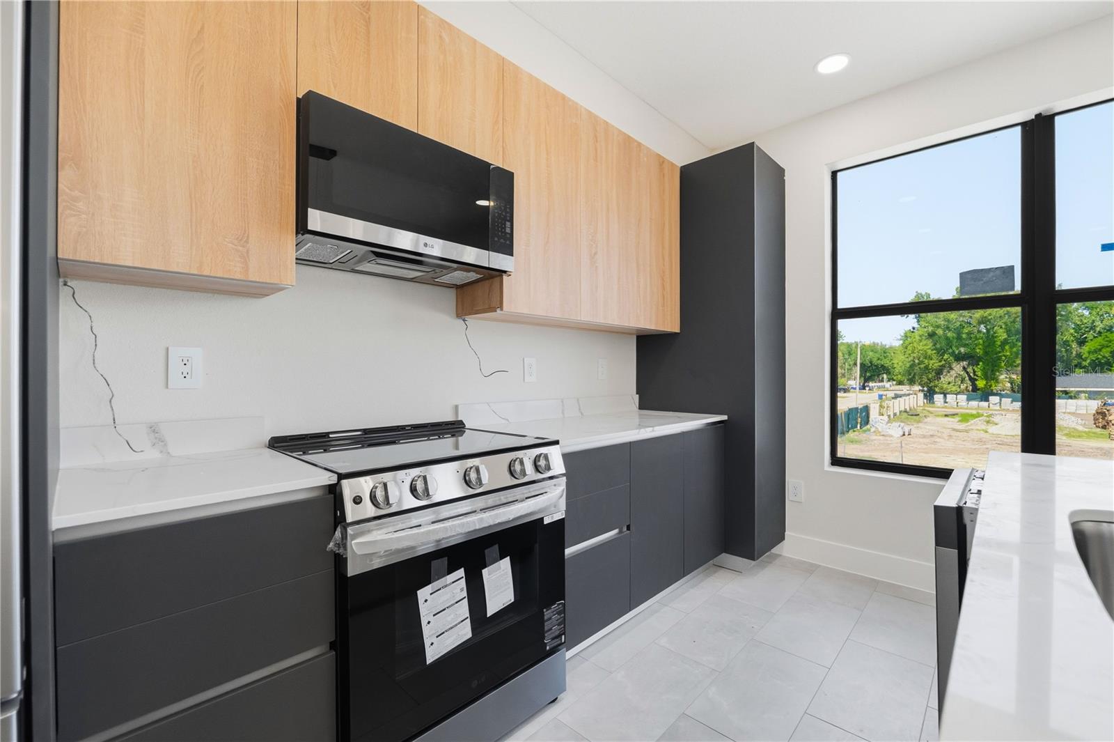 Listing photo id 10 for 8459 Modano Place