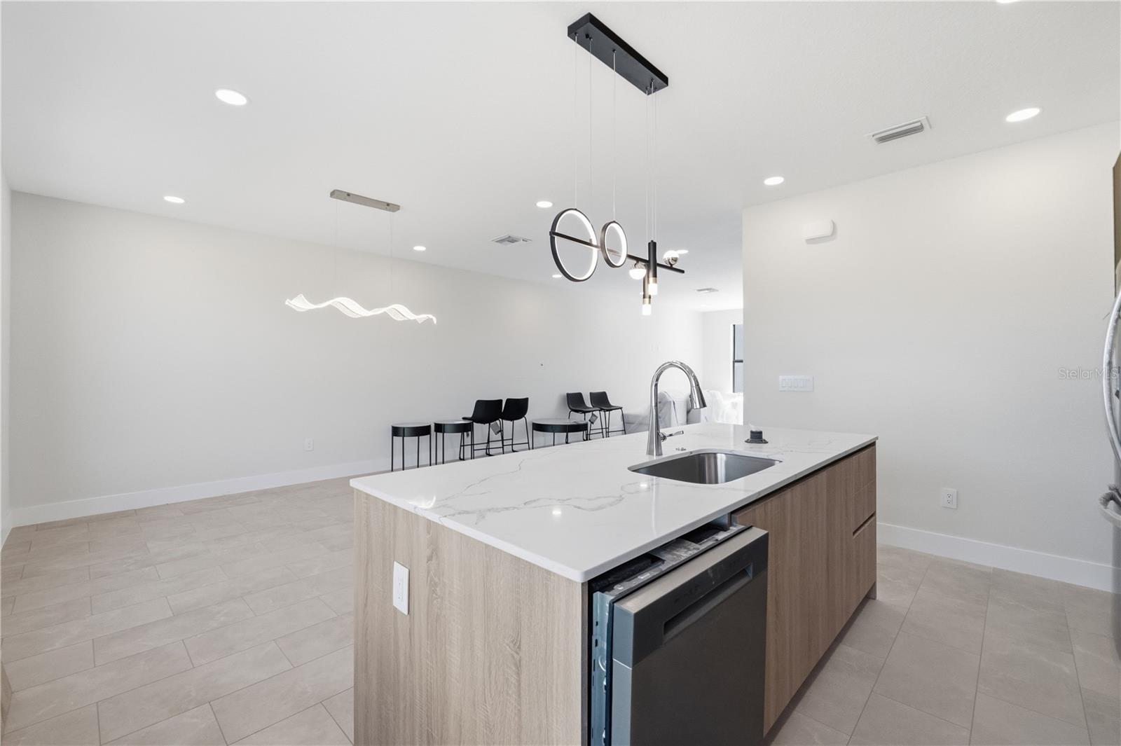 Listing photo id 11 for 8459 Modano Place