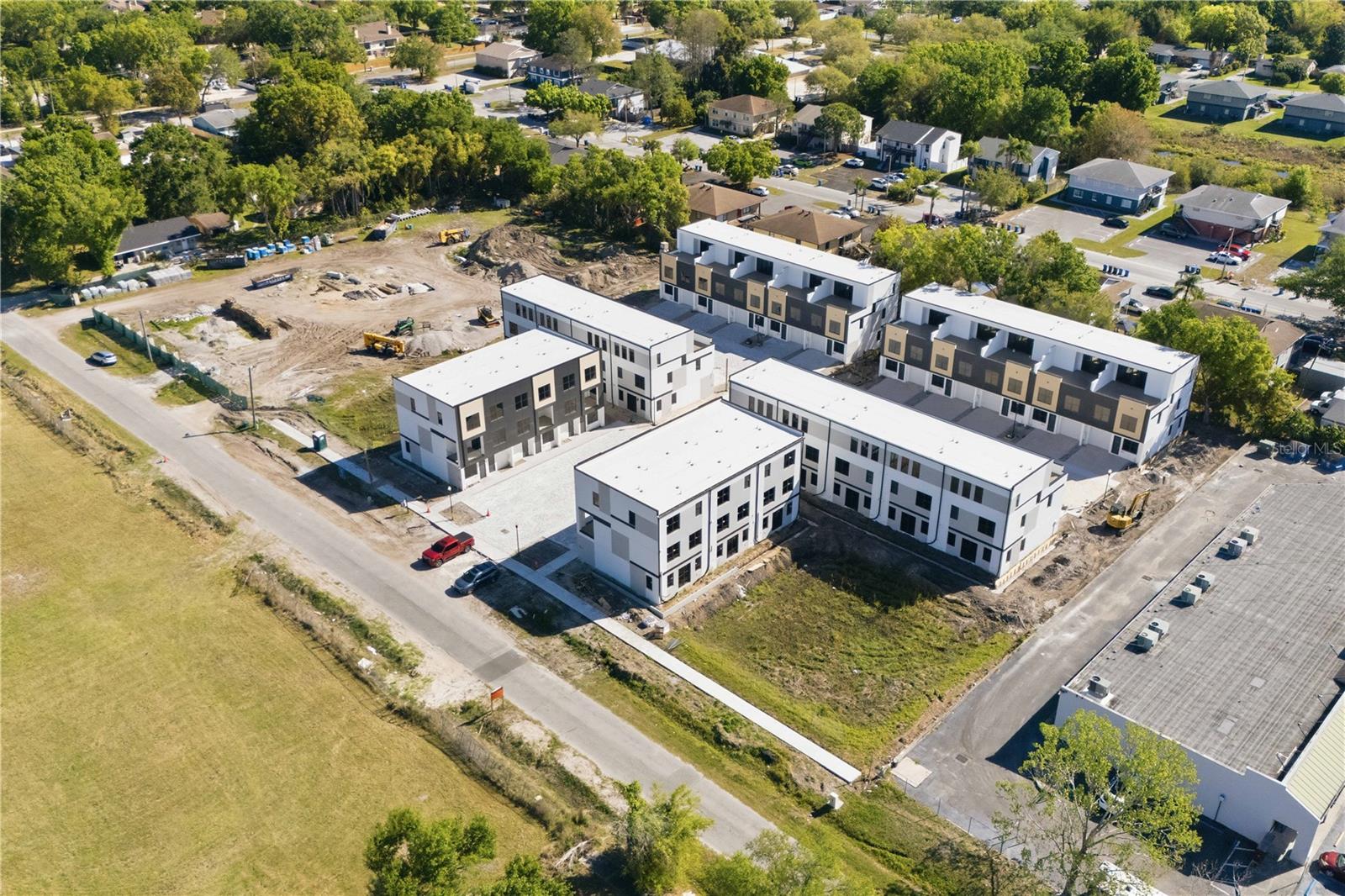 Listing photo id 13 for 8459 Modano Place