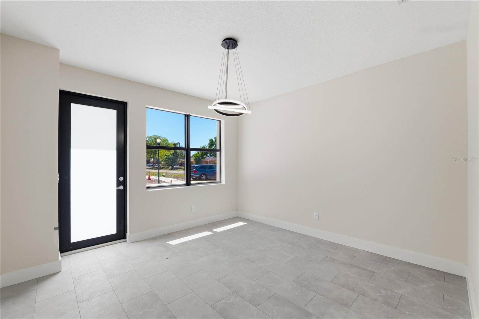 Listing photo id 2 for 8459 Modano Place