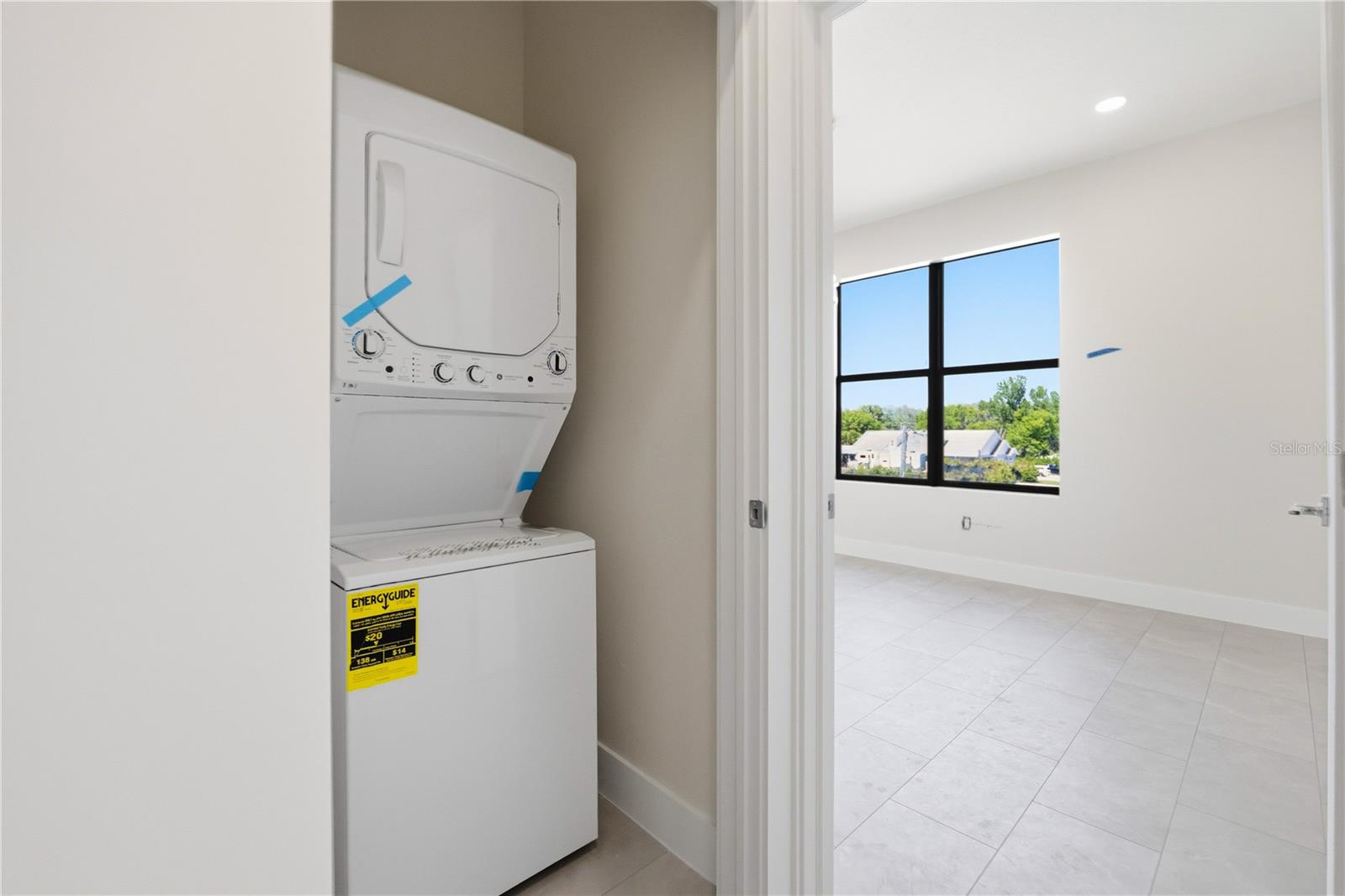 Listing photo id 7 for 8459 Modano Place