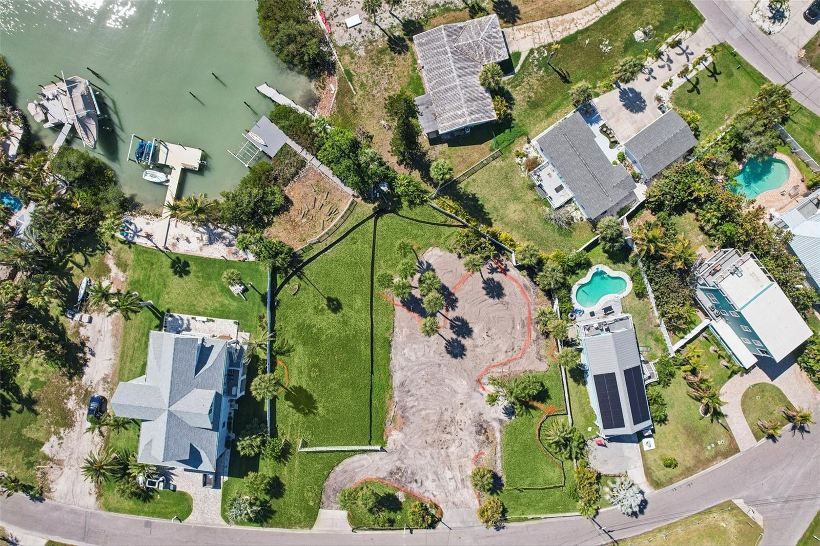 Listing photo id 9 for 15825 Redington Drive