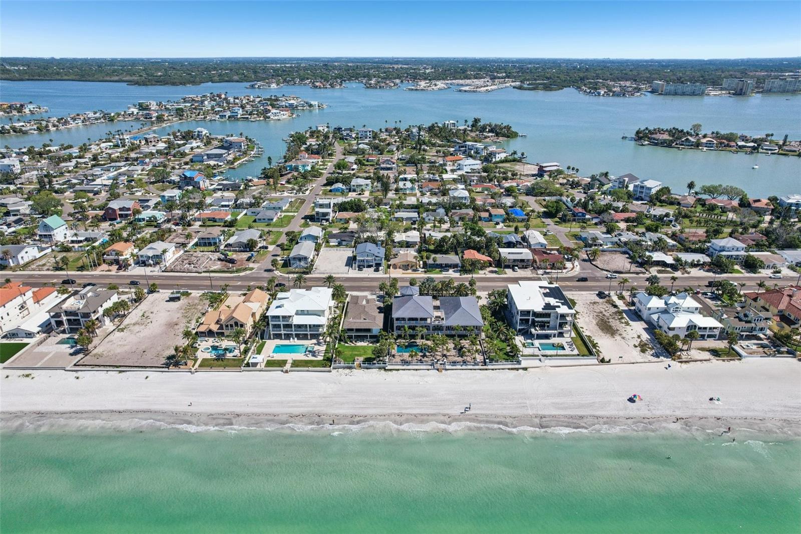 Listing photo id 16 for 15825 Redington Drive