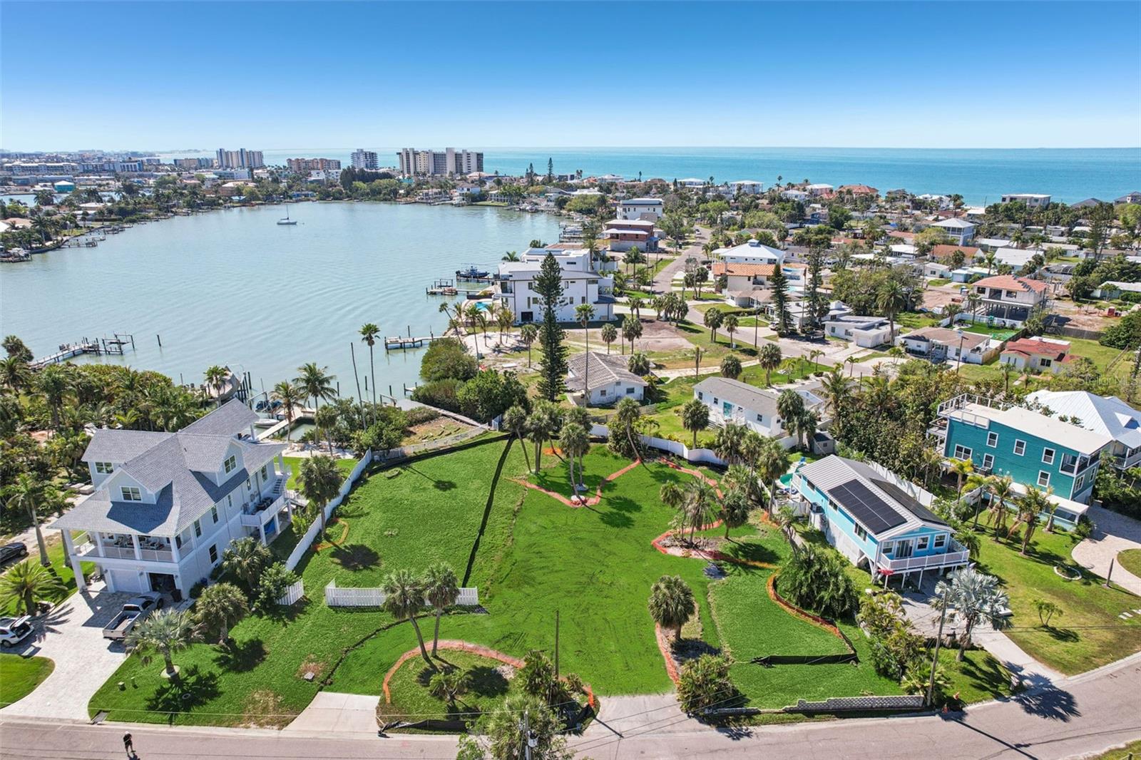 Listing photo id 18 for 15825 Redington Drive