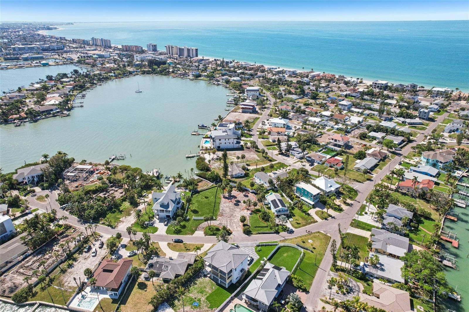 Listing photo id 1 for 15825 Redington Drive