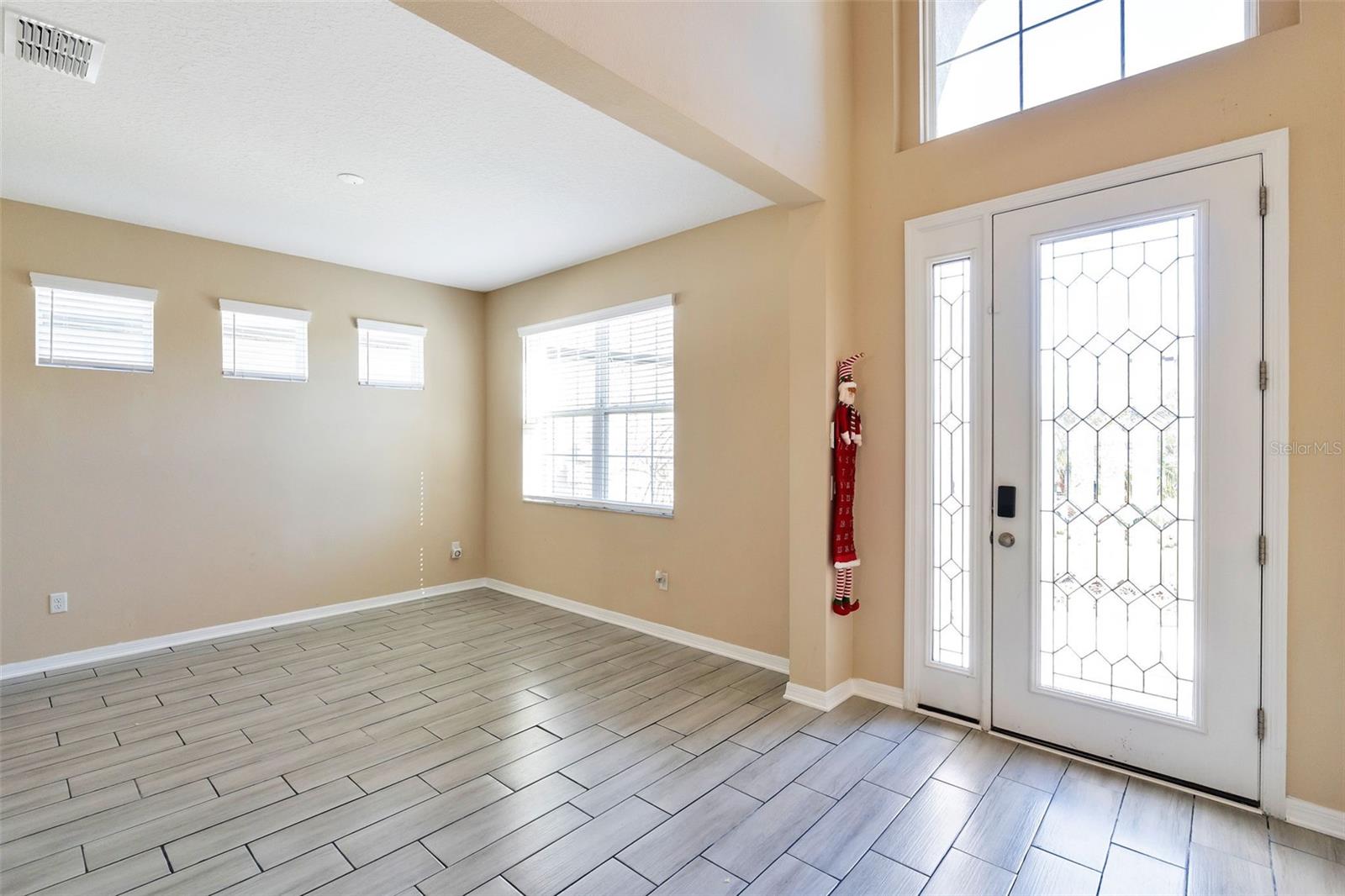 Image 4 of 41 For 30068 Skylark Drive