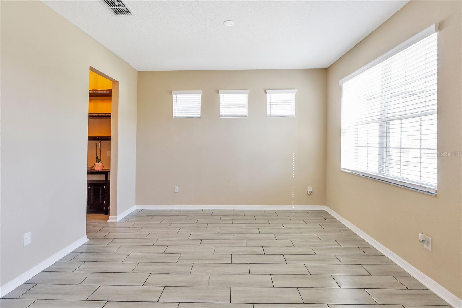 Image 5 of 41 For 30068 Skylark Drive