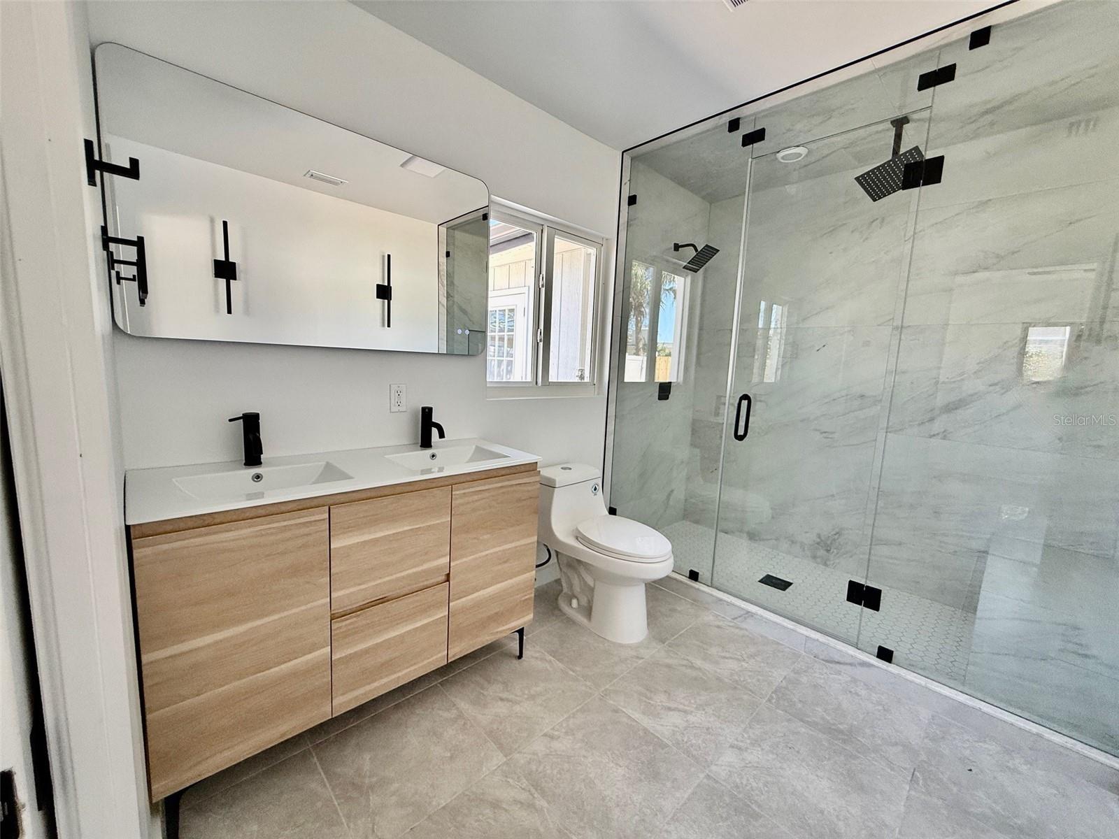 Image 14 of 34 For 3930 Eden Roc Circle