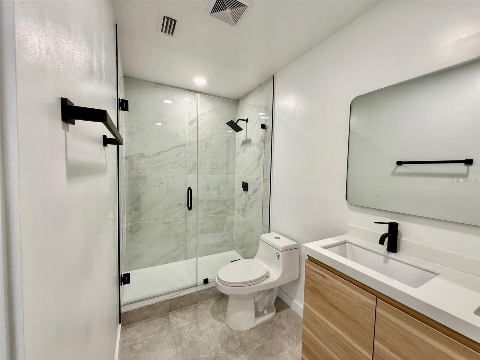 Image 18 of 34 For 3930 Eden Roc Circle