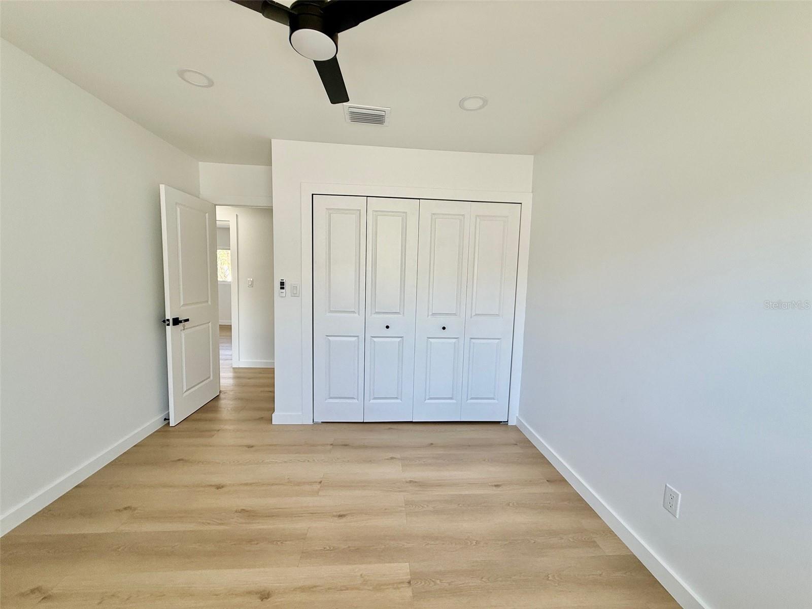 Image 19 of 34 For 3930 Eden Roc Circle