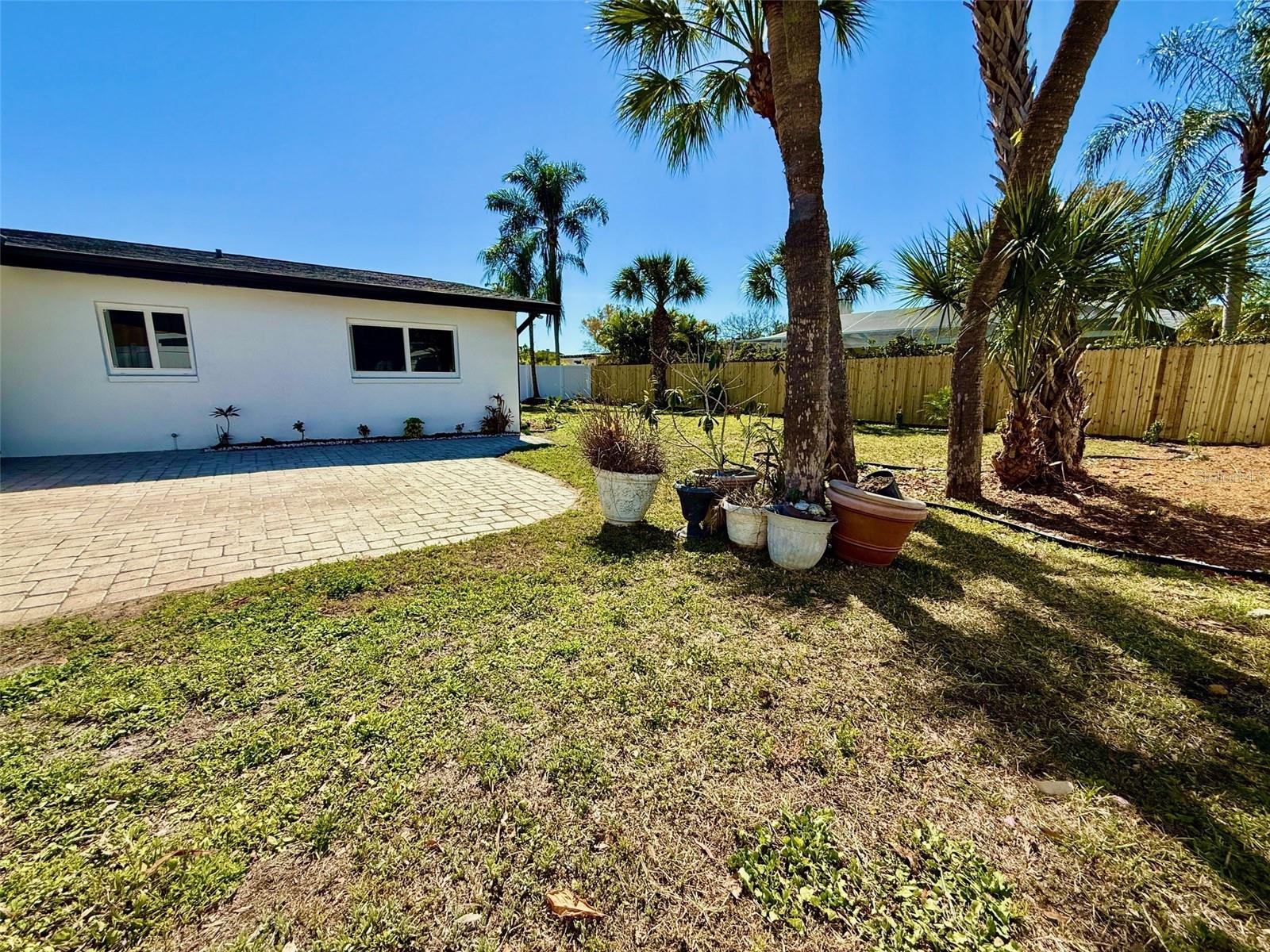 Image 27 of 34 For 3930 Eden Roc Circle