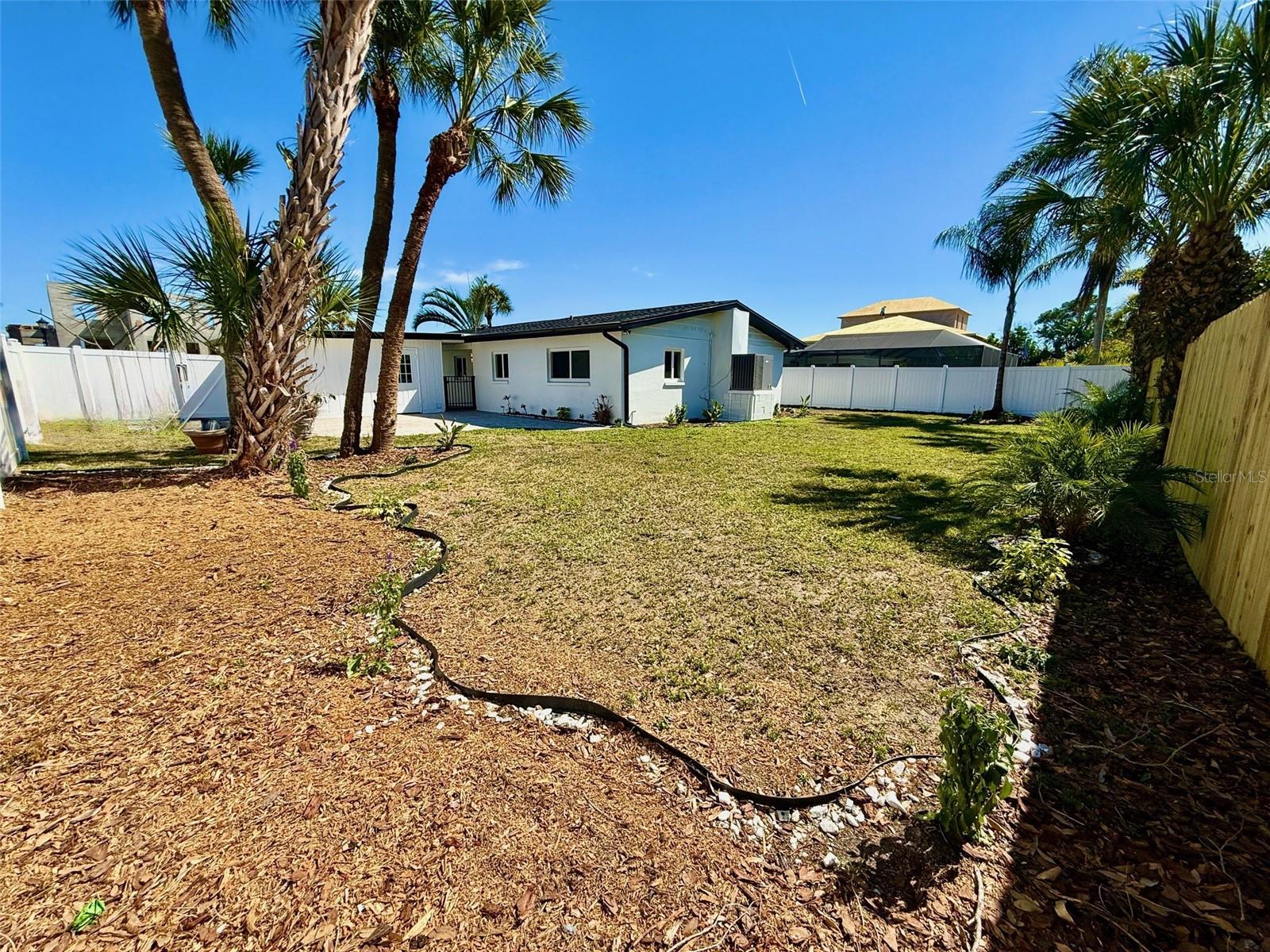 Image 28 of 34 For 3930 Eden Roc Circle