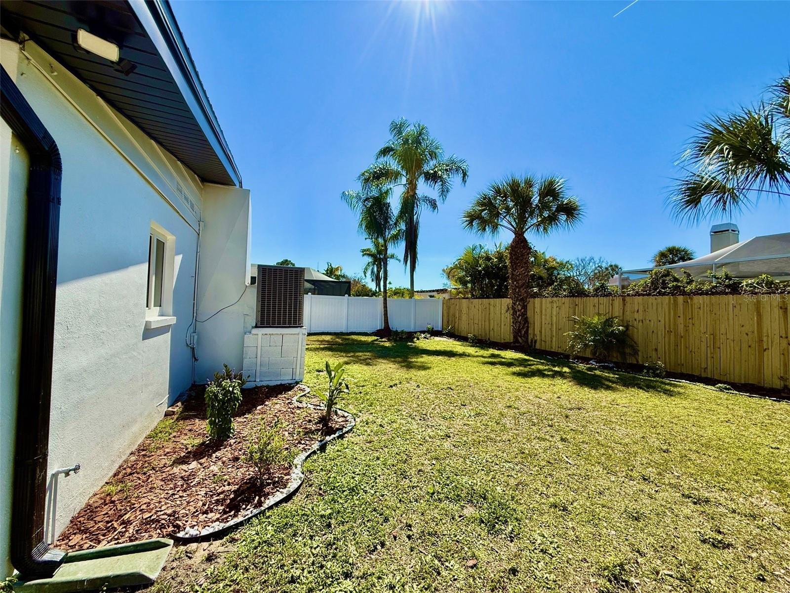 Image 32 of 34 For 3930 Eden Roc Circle