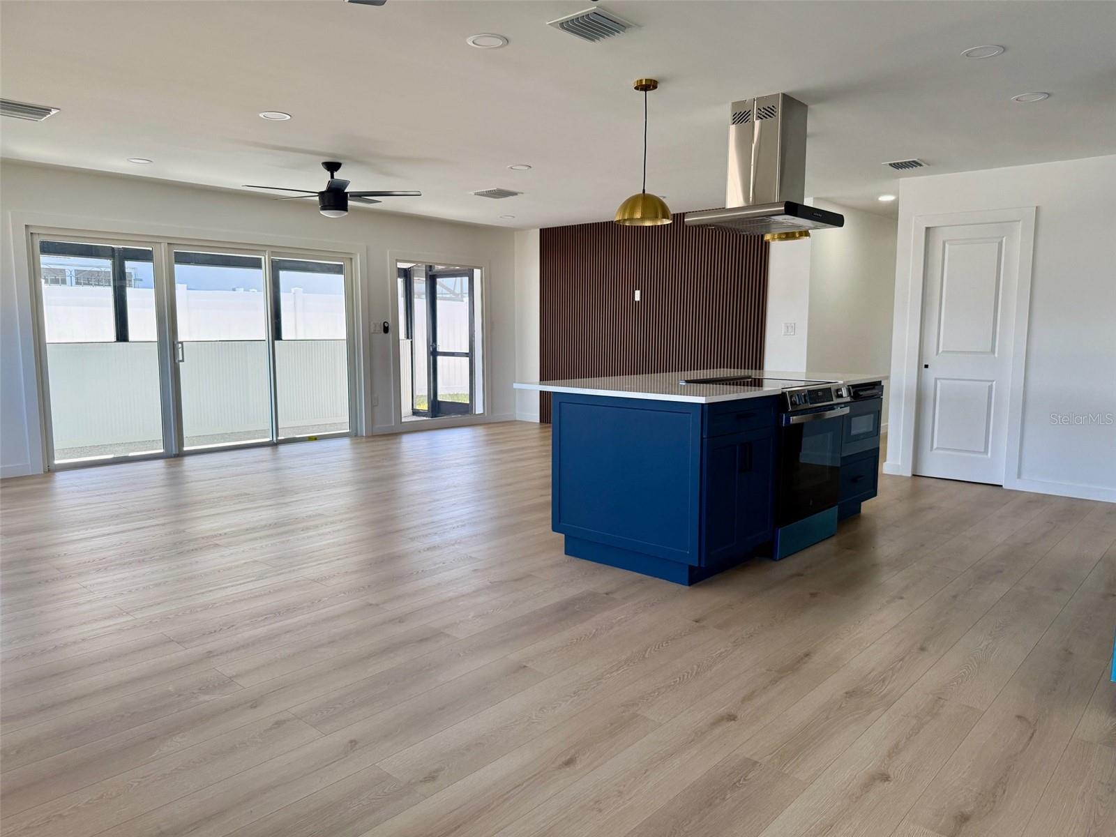 Image 7 of 34 For 3930 Eden Roc Circle